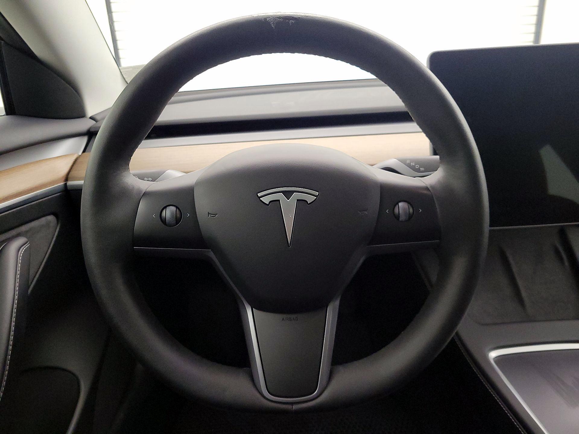 Thumbnail: 2023 Tesla Model 3 - 10