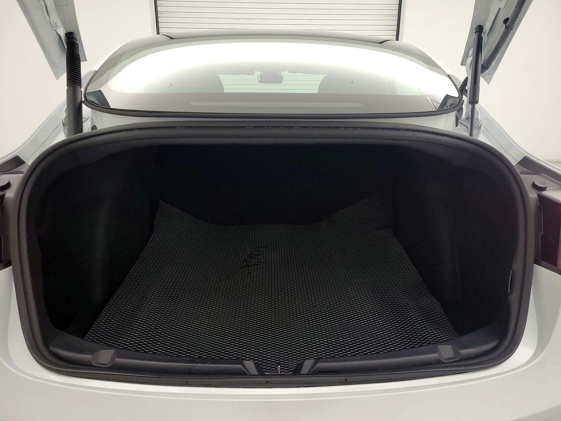 Thumbnail: 2023 Tesla Model 3 - 19