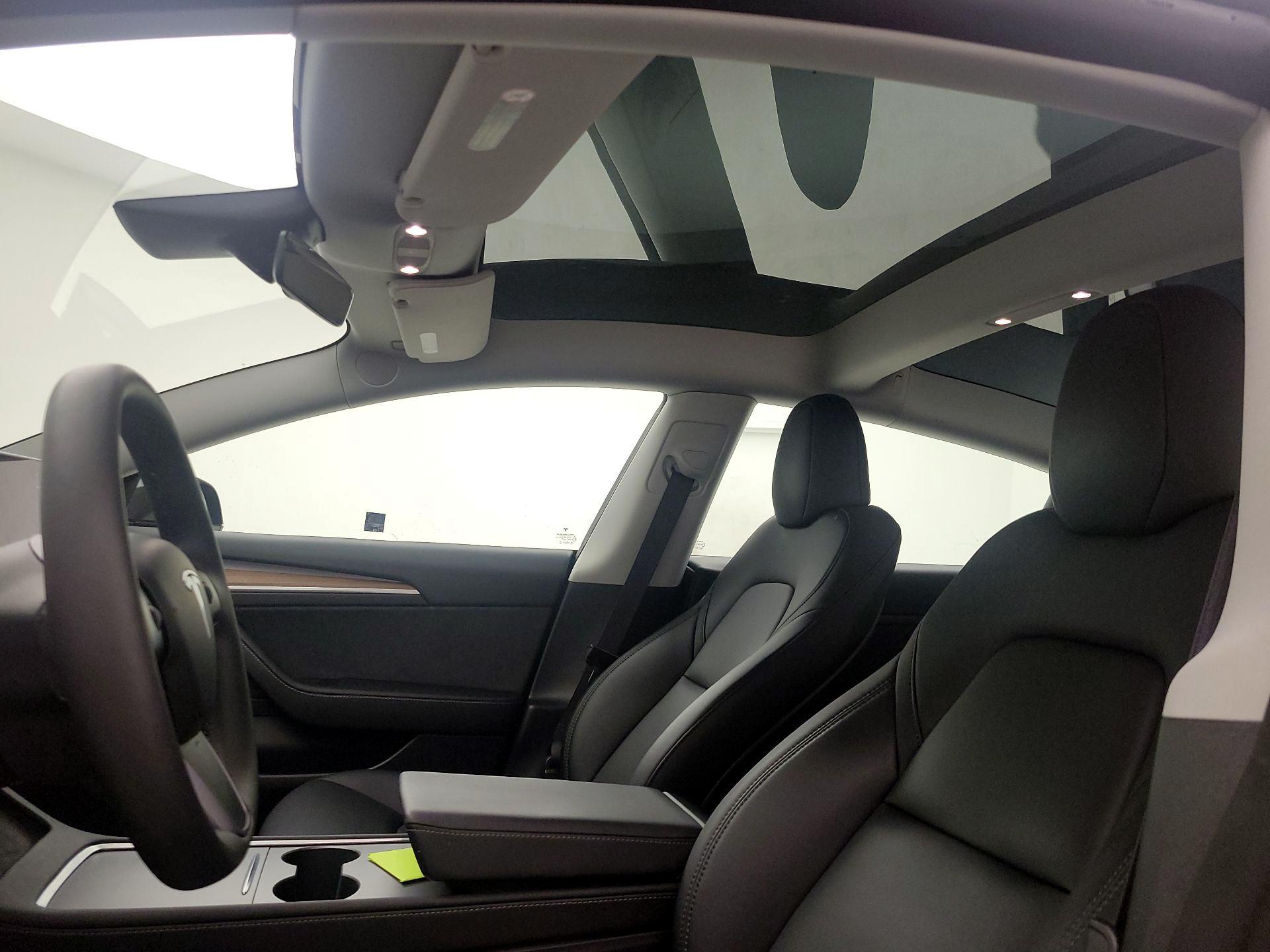 Thumbnail: 2023 Tesla Model 3 - 18