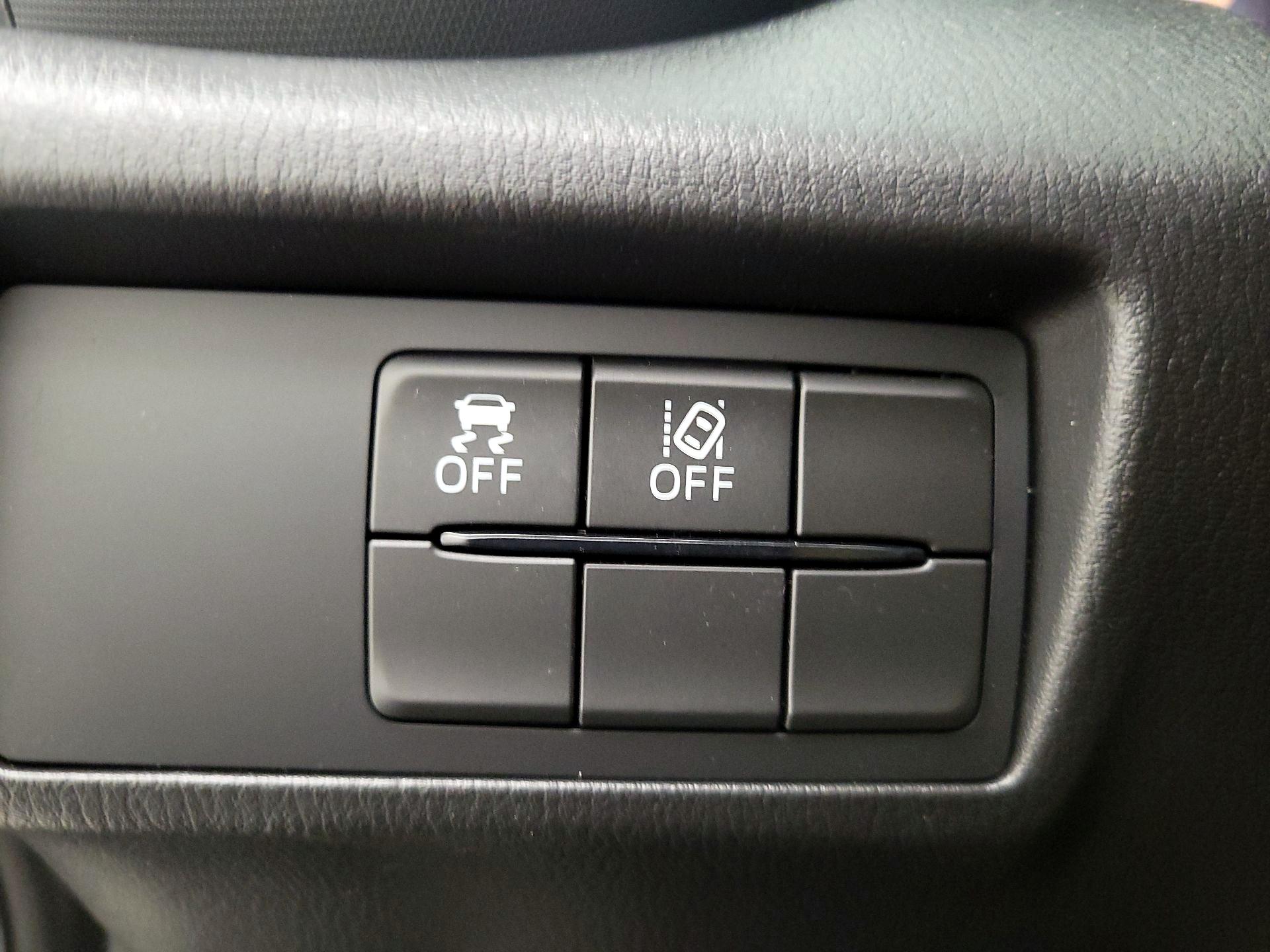 Thumbnail: 2023 Mazda MX-5 Miata - 13