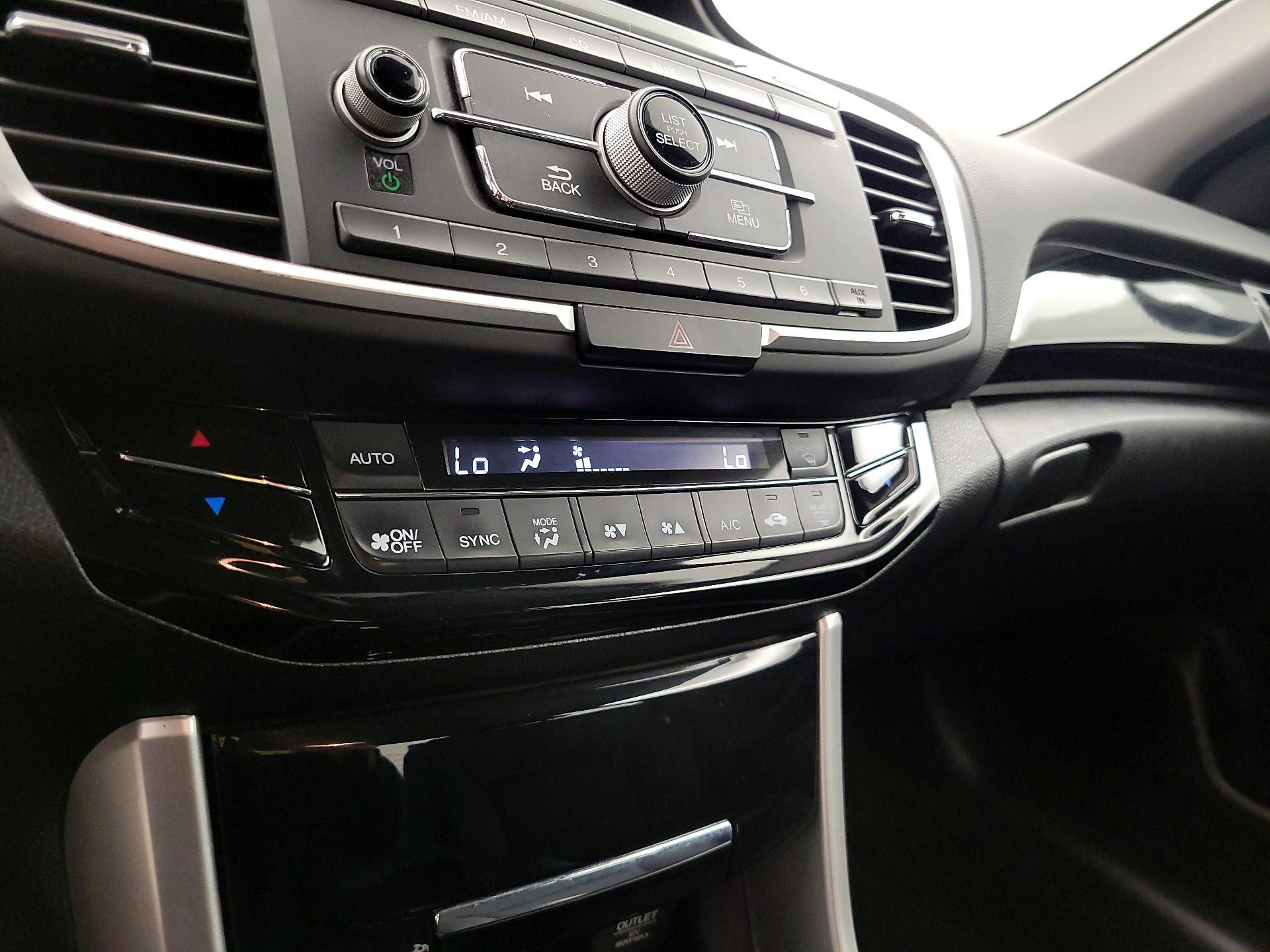 Thumbnail: 2016 Honda Accord - 16