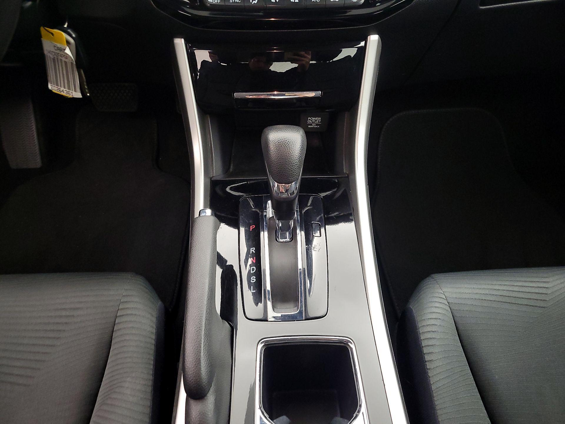 Thumbnail: 2016 Honda Accord - 17