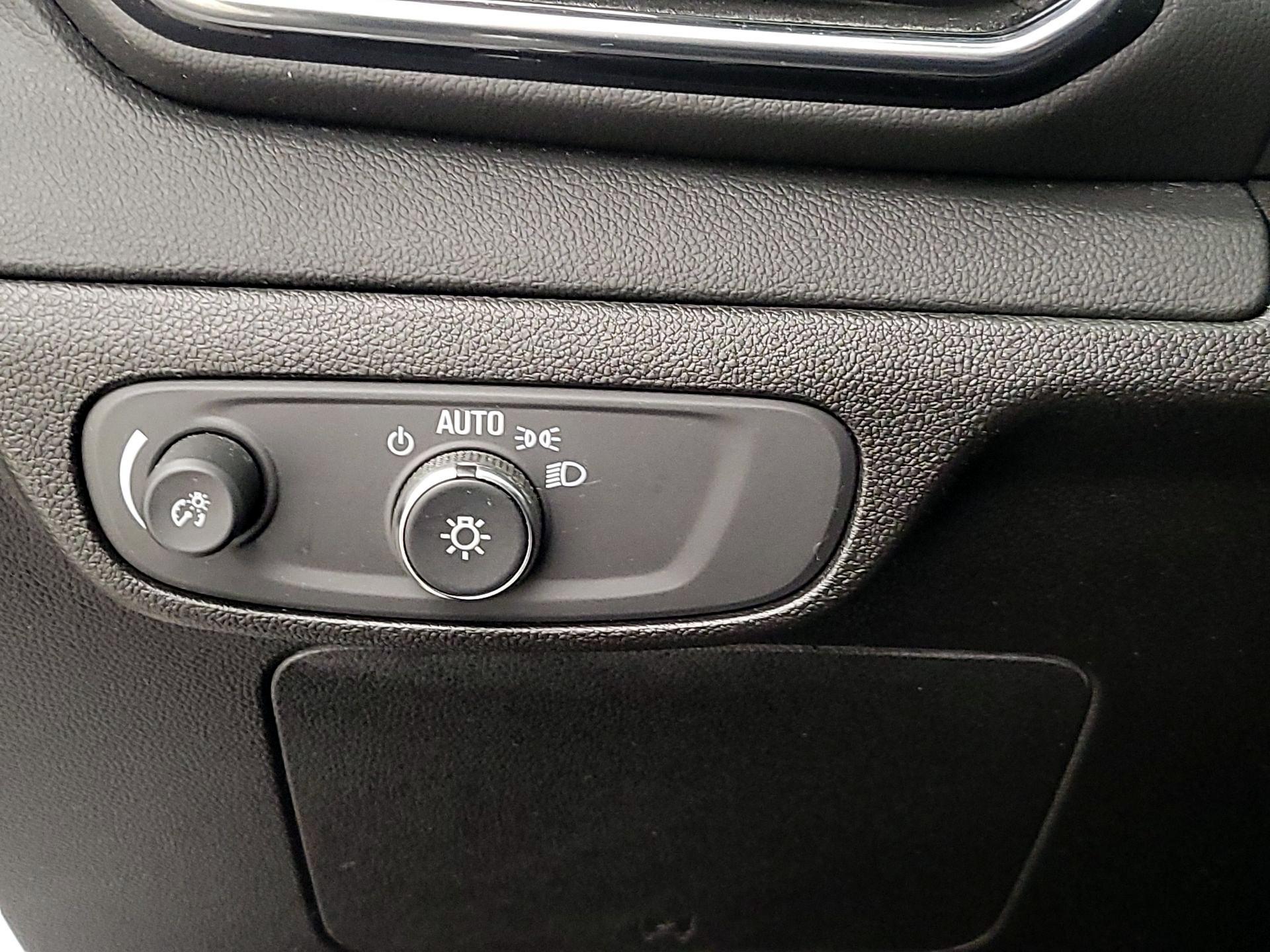 Thumbnail: 2023 Chevrolet Bolt EUV - 13