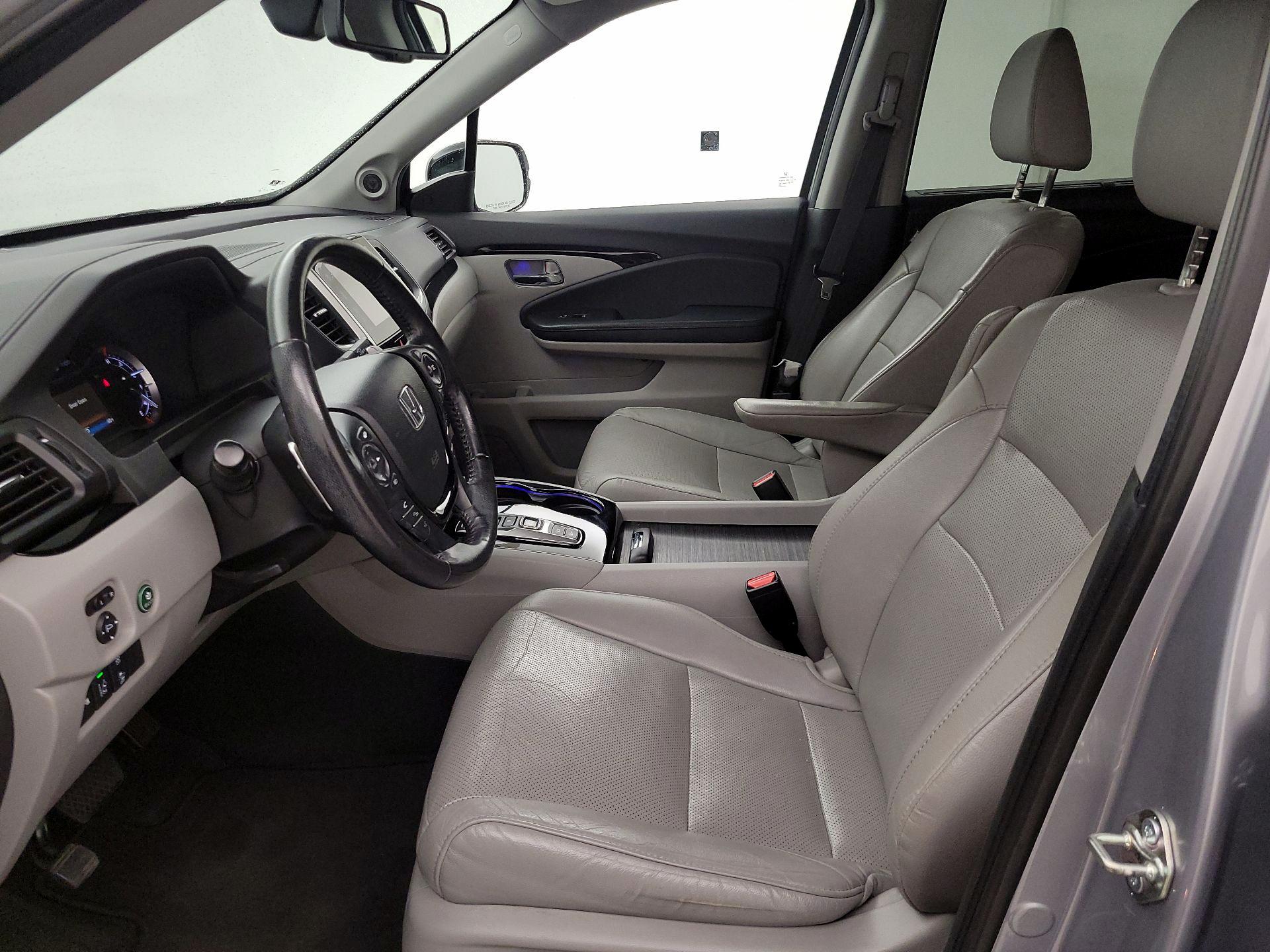 Thumbnail: 2018 Honda Pilot - 11