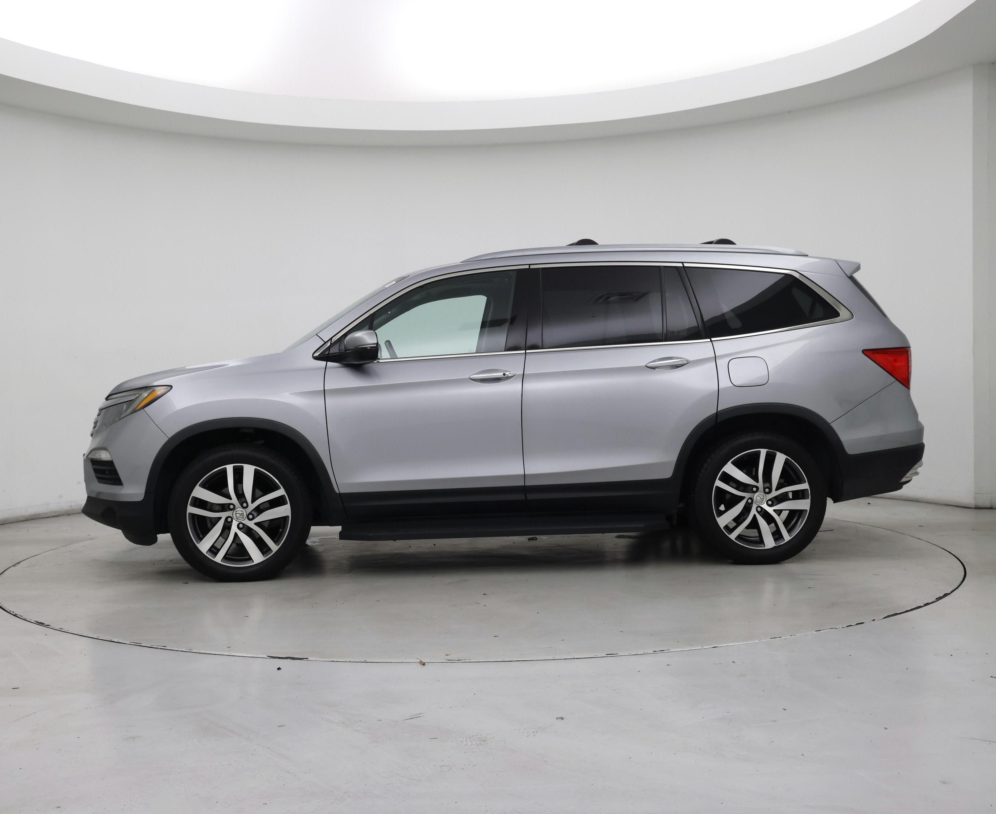 Thumbnail: 2018 Honda Pilot - 3