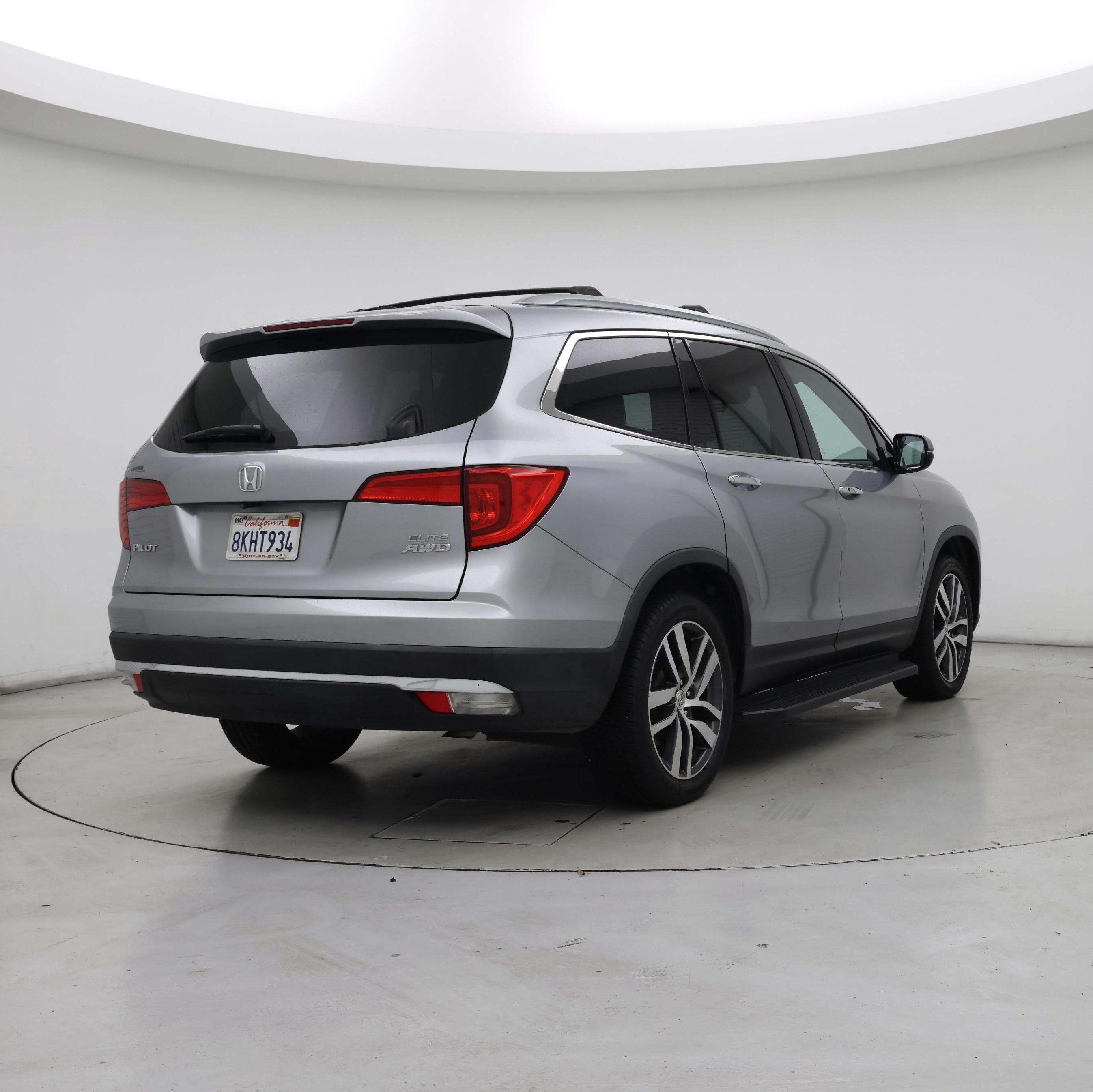 Thumbnail: 2018 Honda Pilot - 8