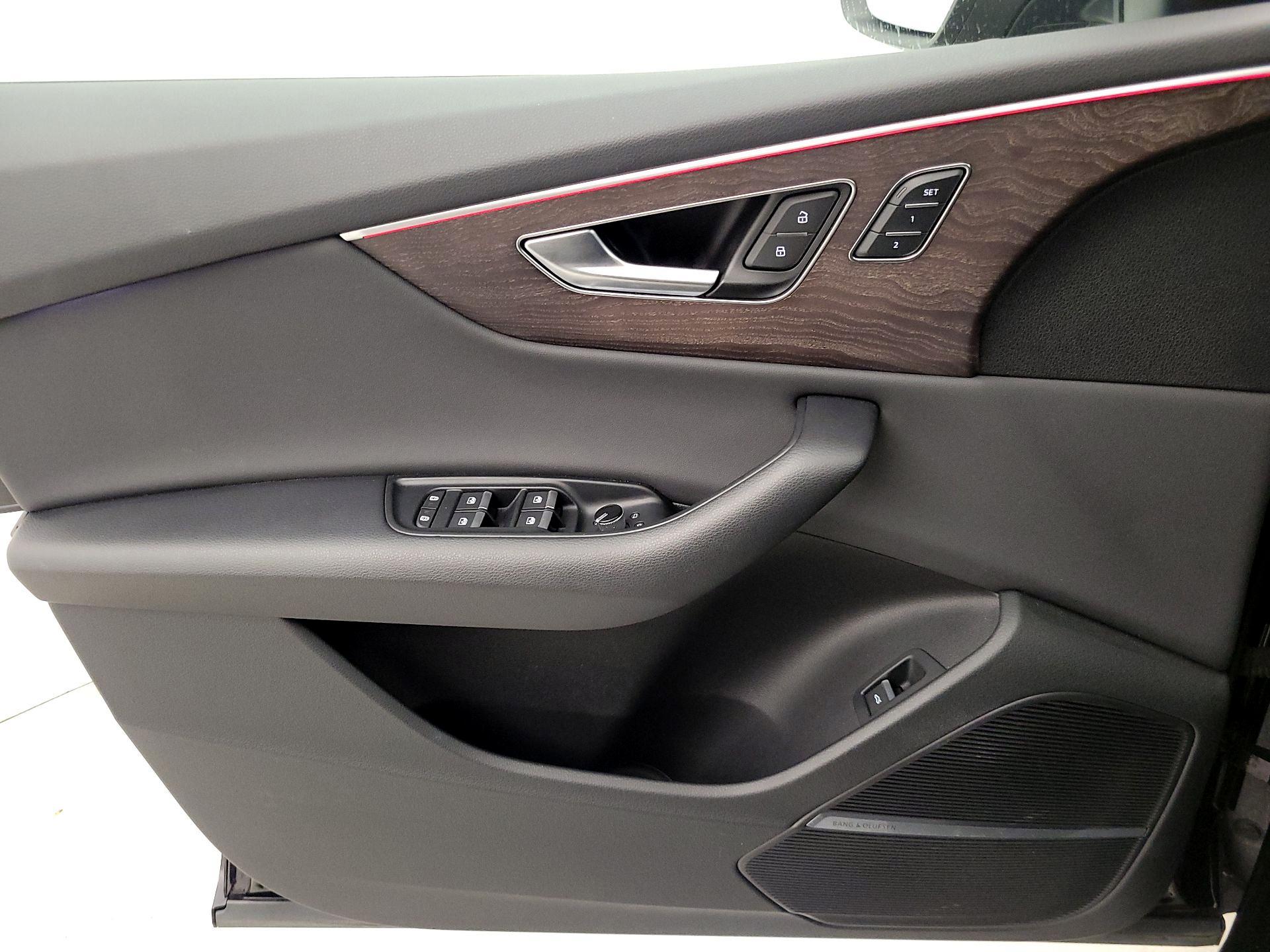 Thumbnail: 2019 Audi Q8 - 12