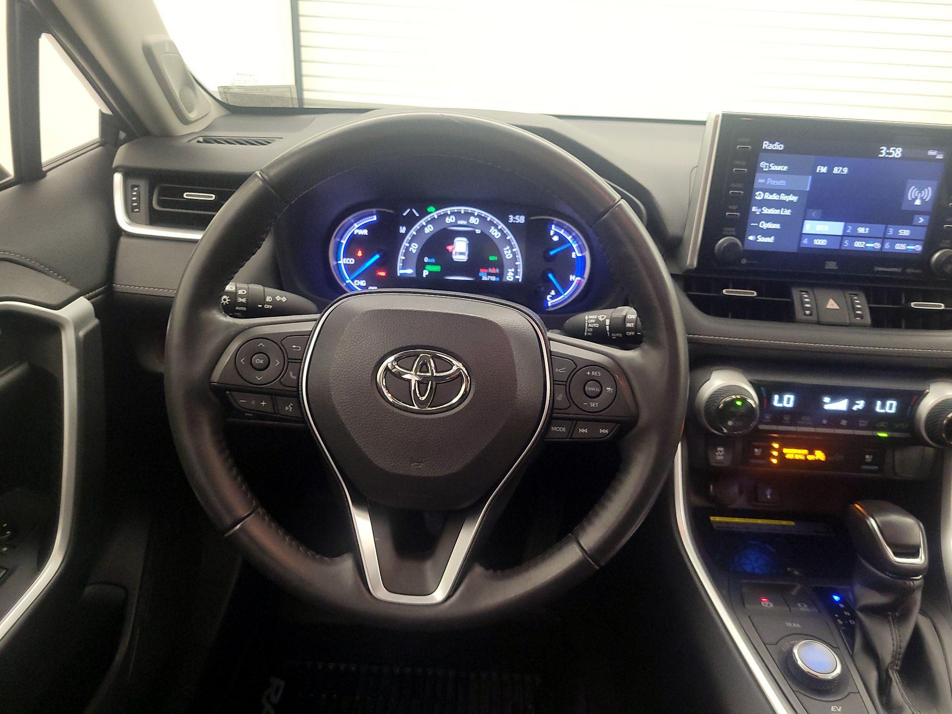 Thumbnail: 2021 Toyota RAV4 - 10