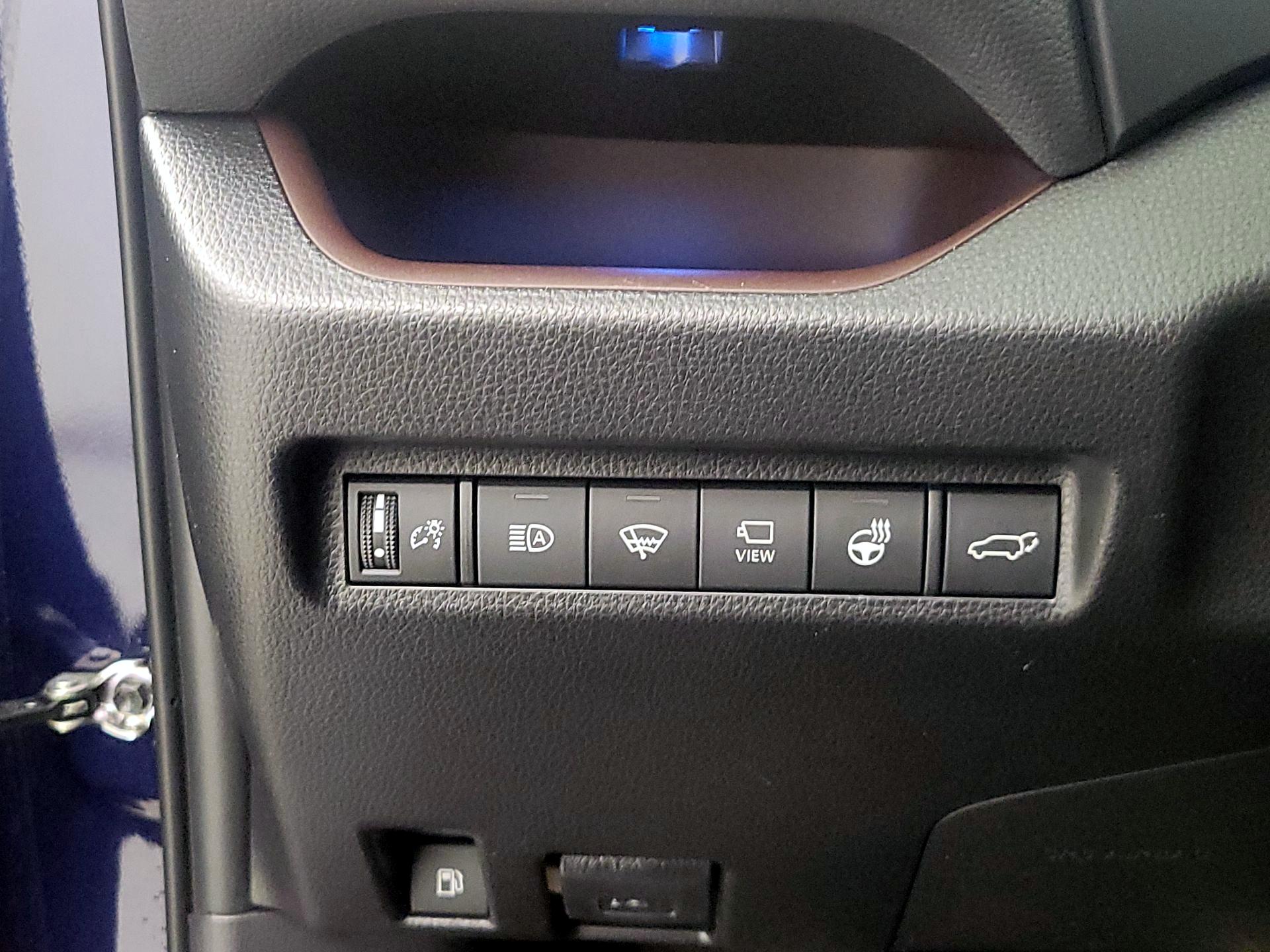 Thumbnail: 2021 Toyota RAV4 - 13