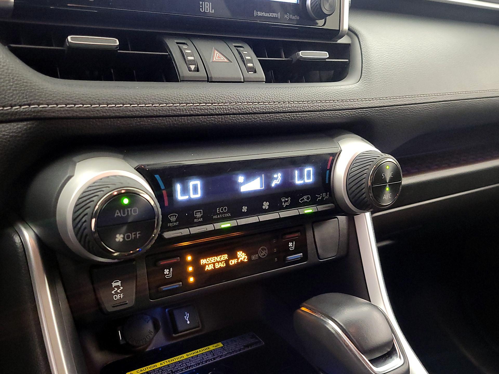 Thumbnail: 2021 Toyota RAV4 - 16