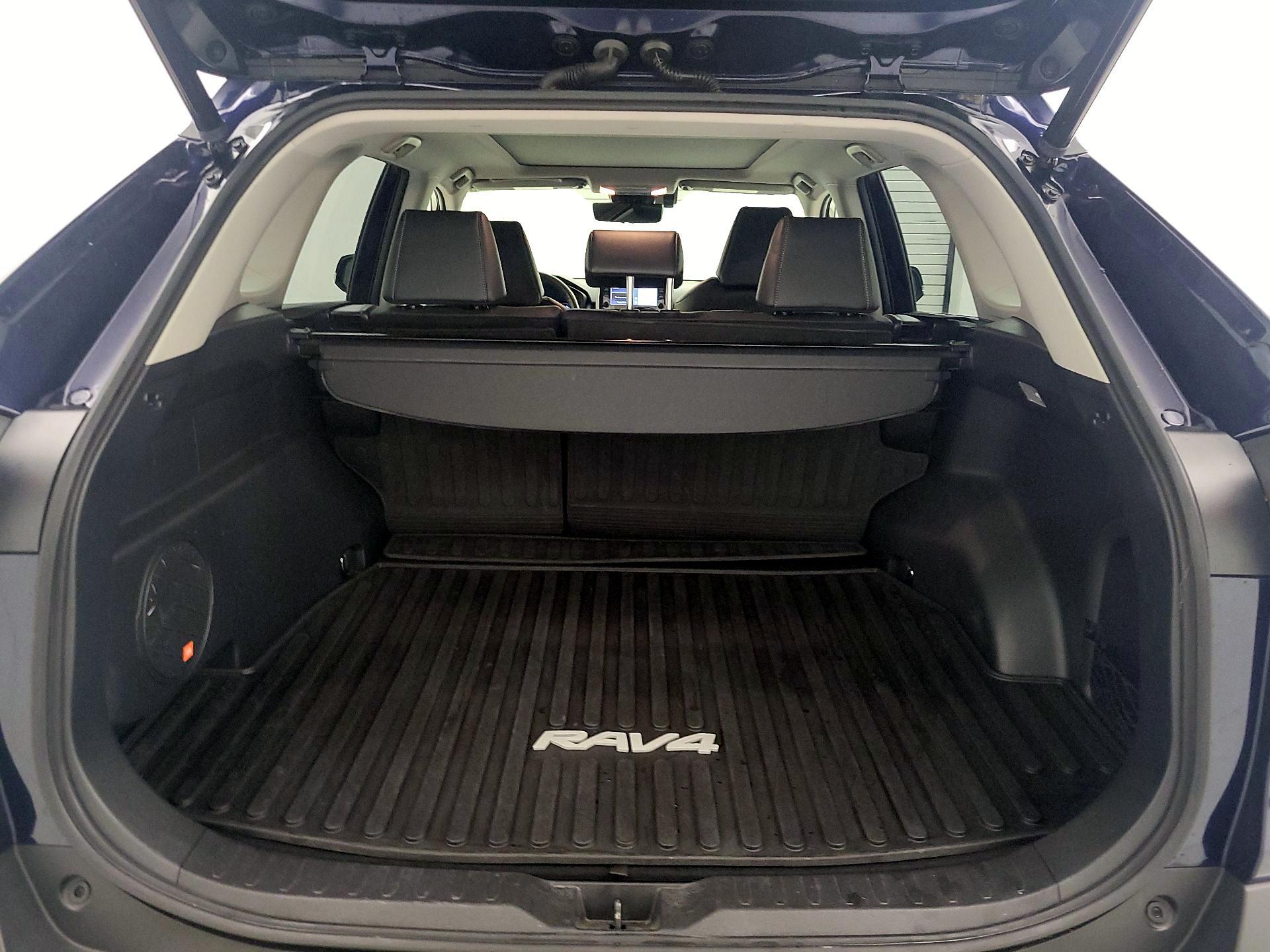 Thumbnail: 2021 Toyota RAV4 - 20