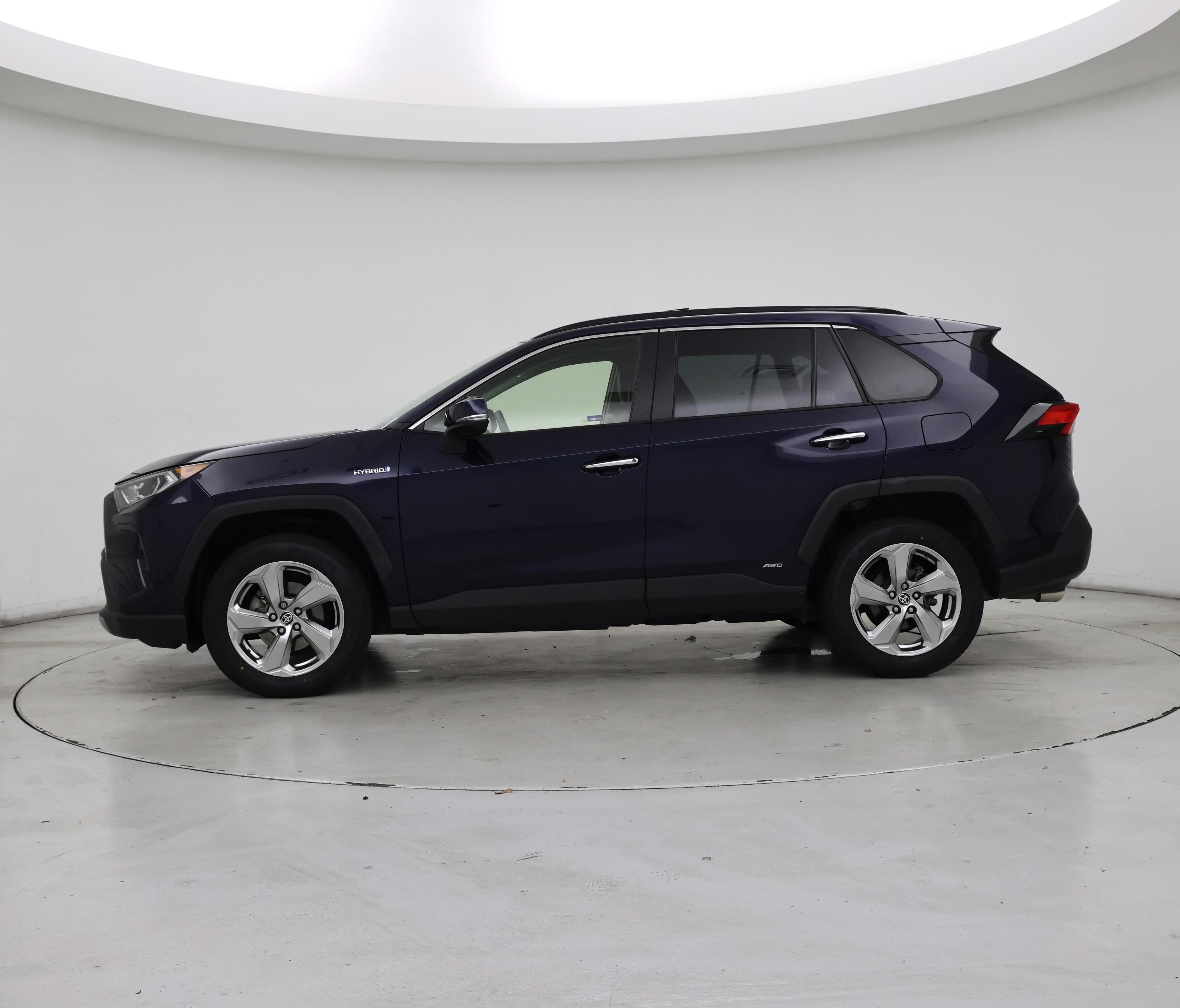 Thumbnail: 2021 Toyota RAV4 - 3