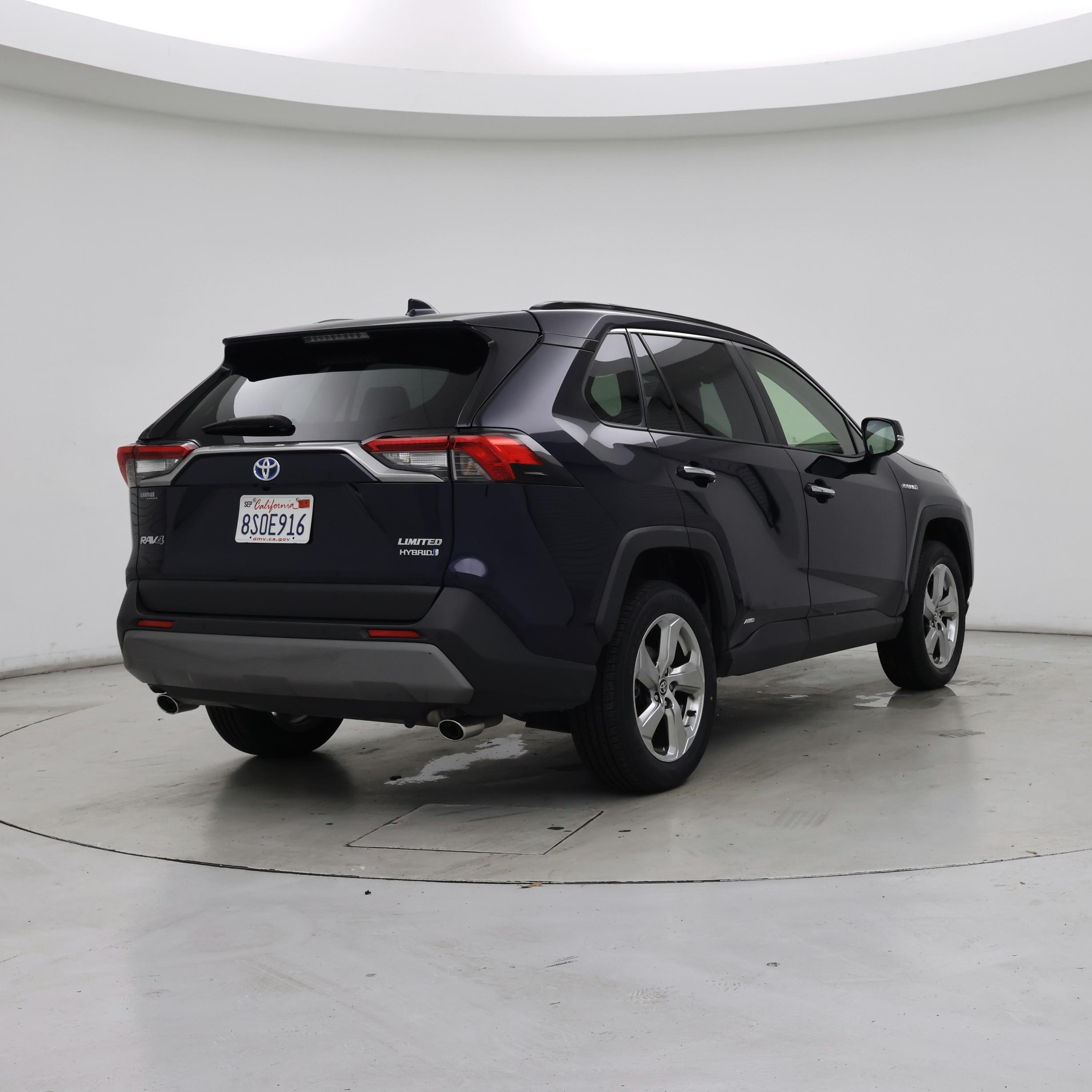 Thumbnail: 2021 Toyota RAV4 - 8