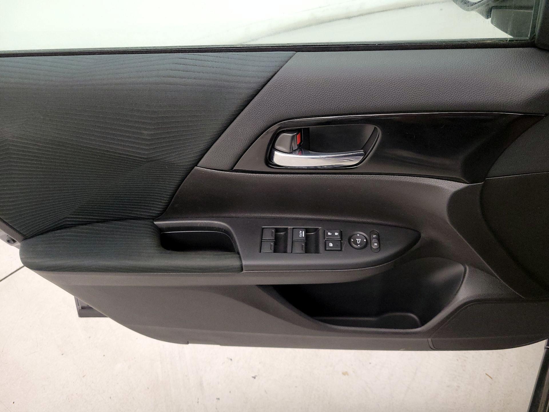 Thumbnail: 2016 Honda Accord - 12