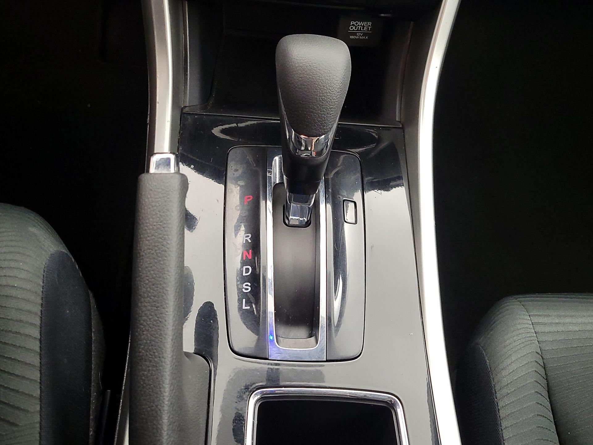 Thumbnail: 2016 Honda Accord - 17