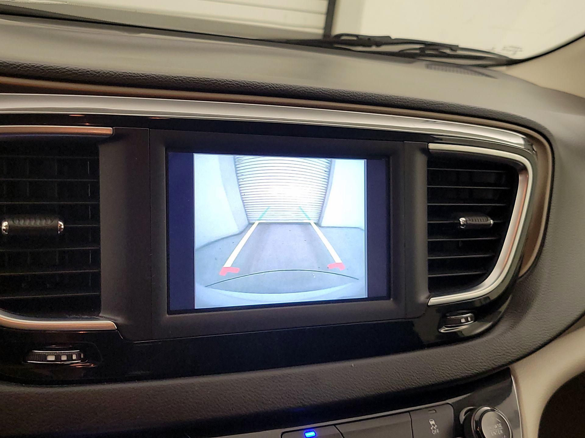 Thumbnail: 2018 Chrysler Pacifica - 14