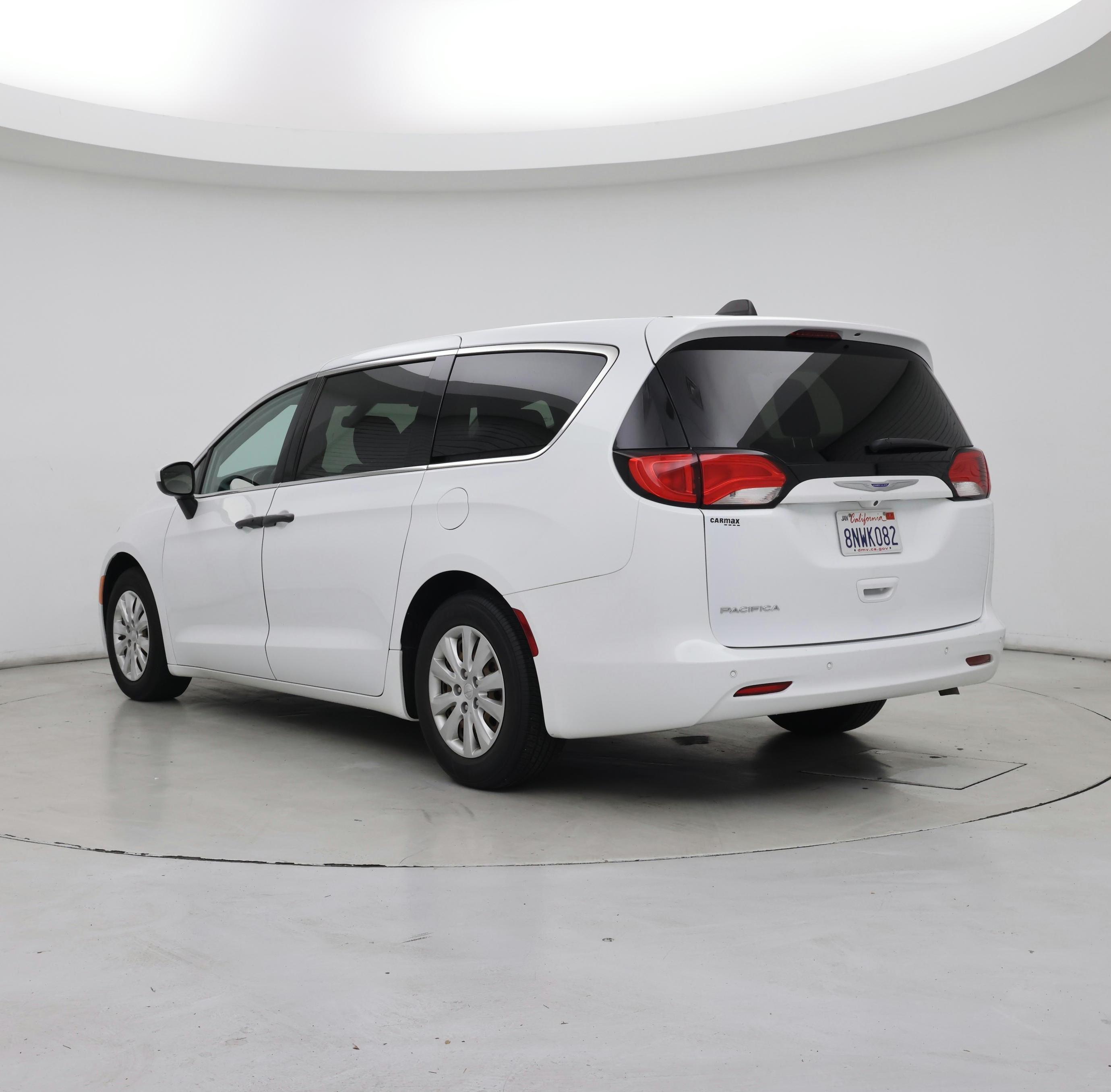 Thumbnail: 2018 Chrysler Pacifica - 2