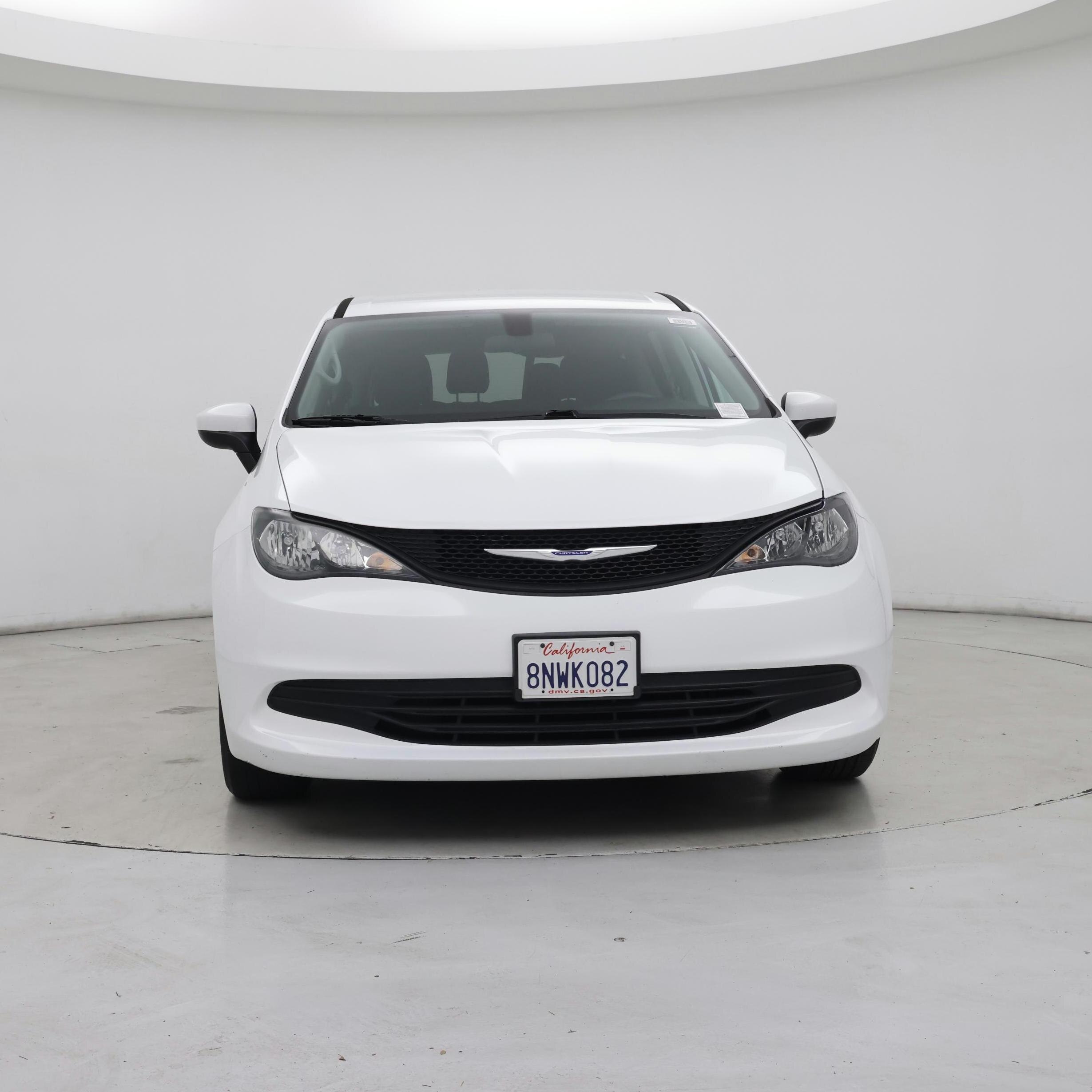 Thumbnail: 2018 Chrysler Pacifica - 5