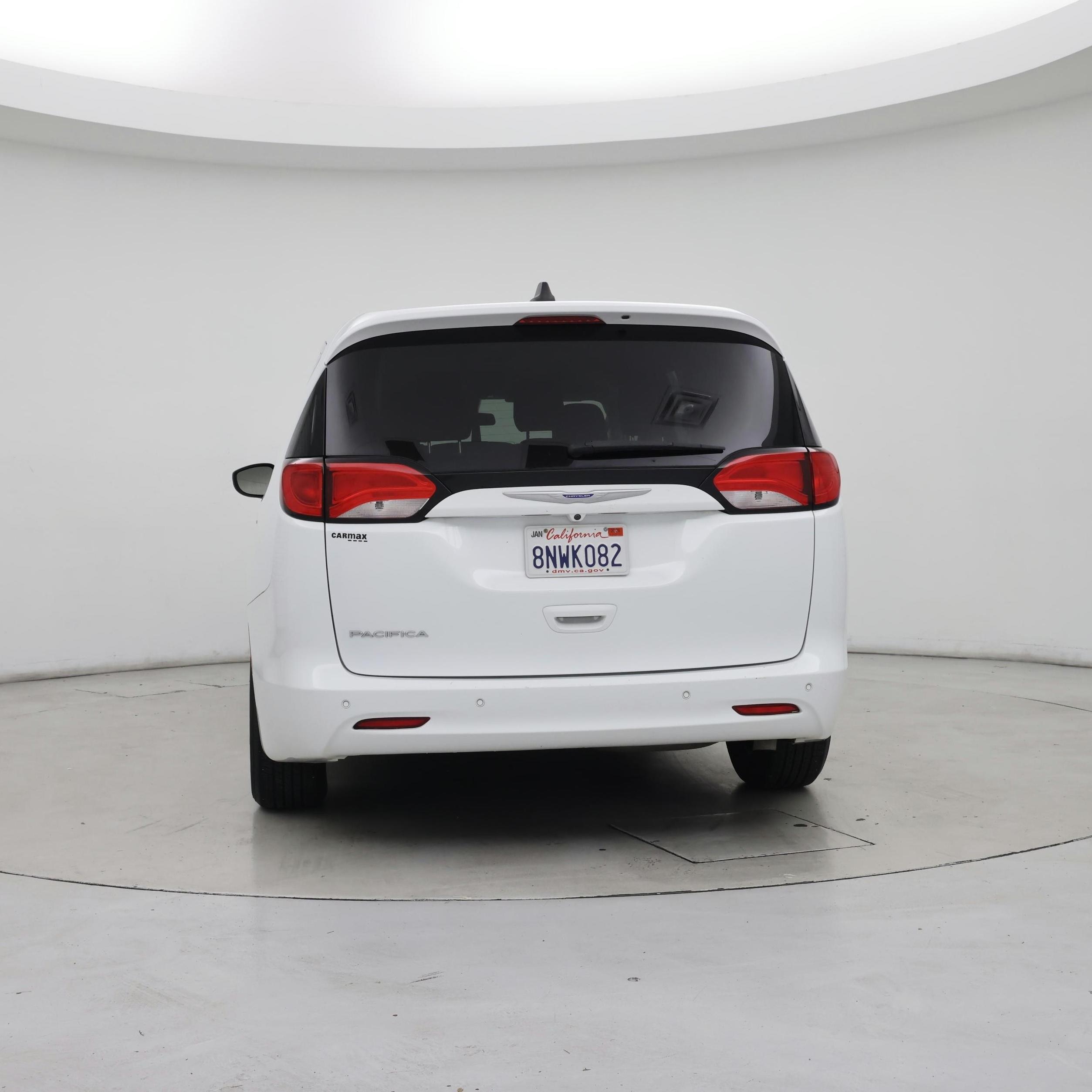 Thumbnail: 2018 Chrysler Pacifica - 6