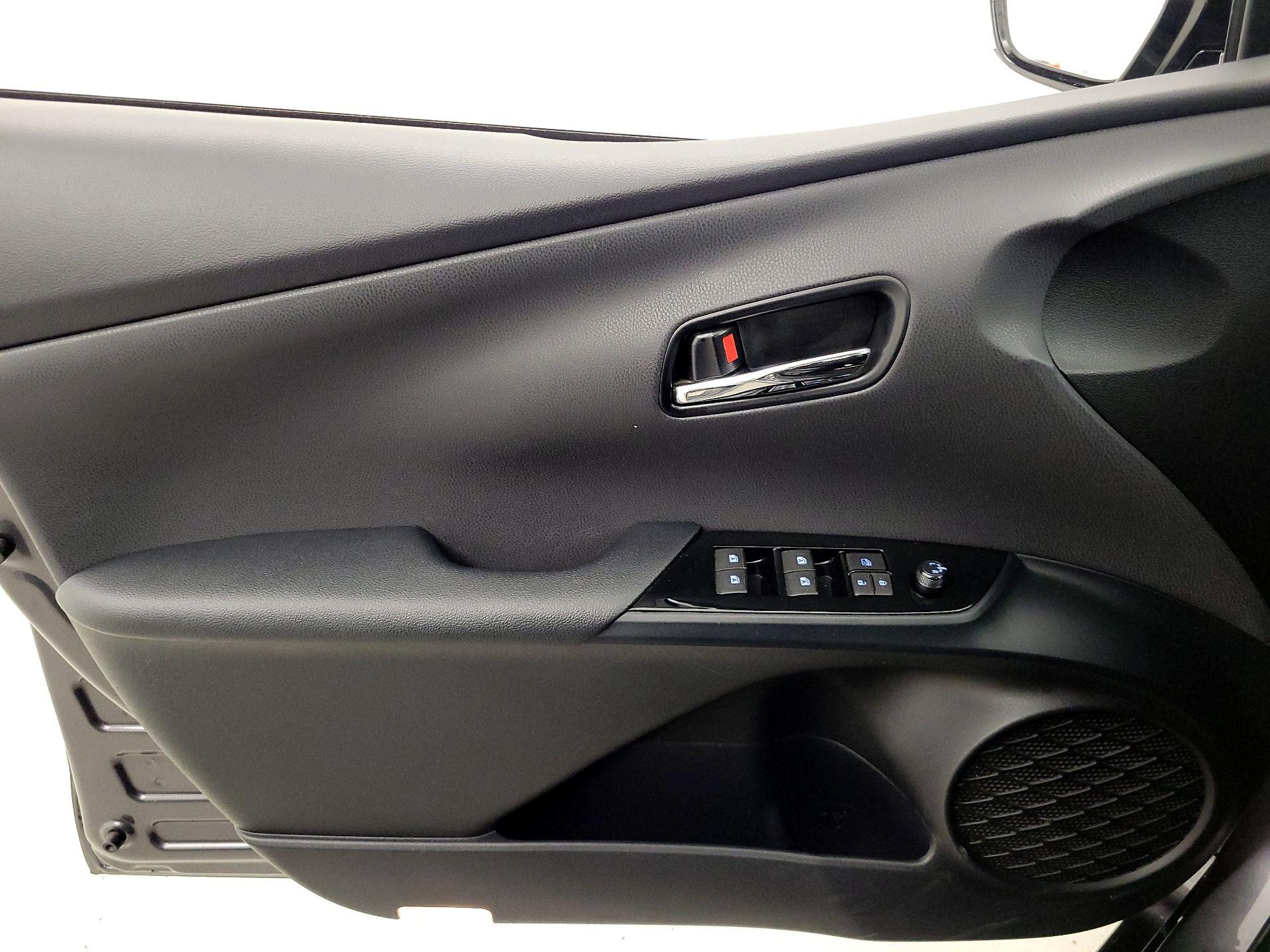 Thumbnail: 2017 Toyota Prius - 12