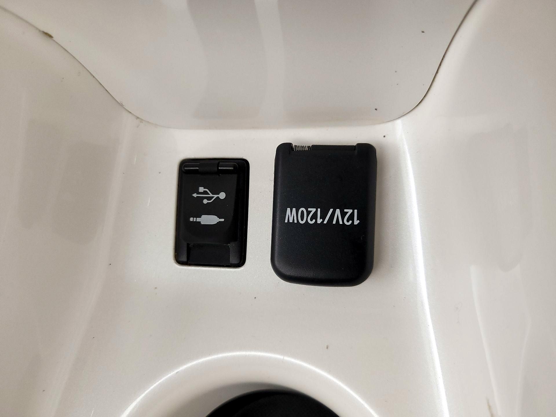 Thumbnail: 2017 Toyota Prius - 19