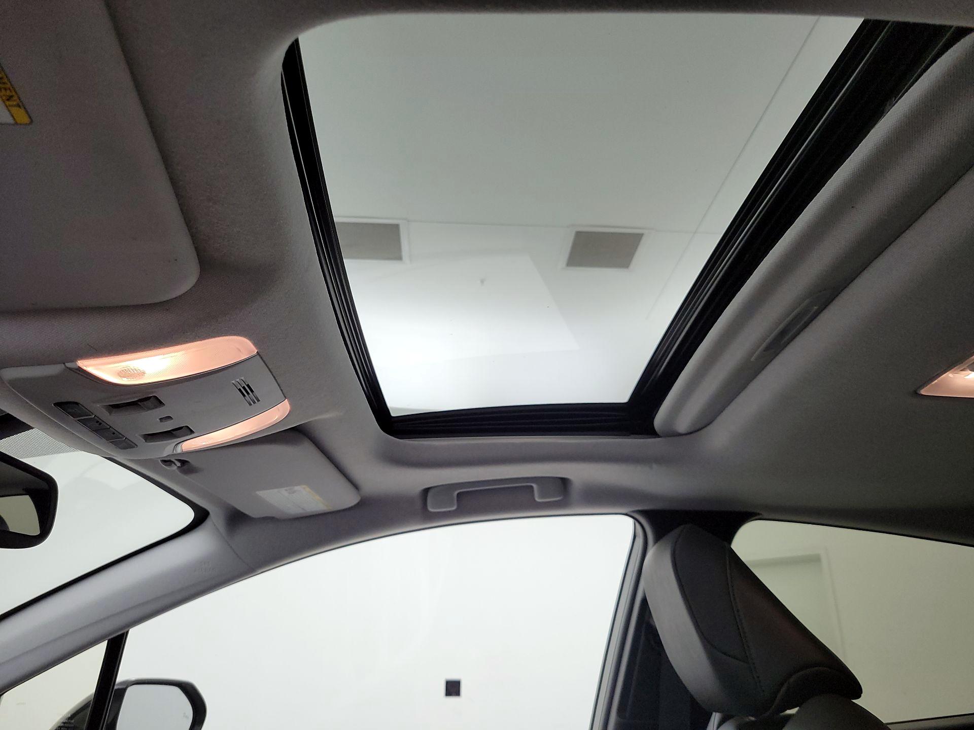 Thumbnail: 2017 Toyota Prius - 20