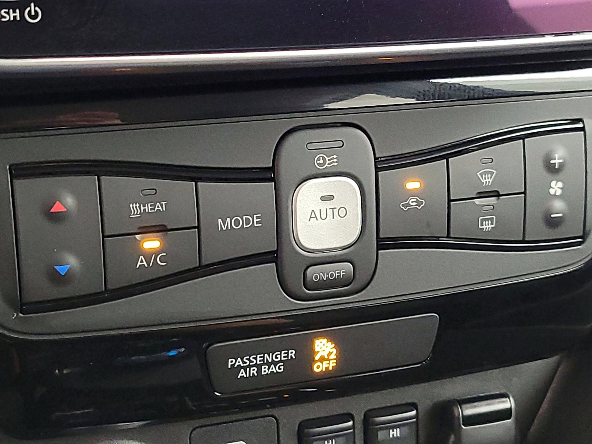 Thumbnail: 2019 Nissan Leaf - 17