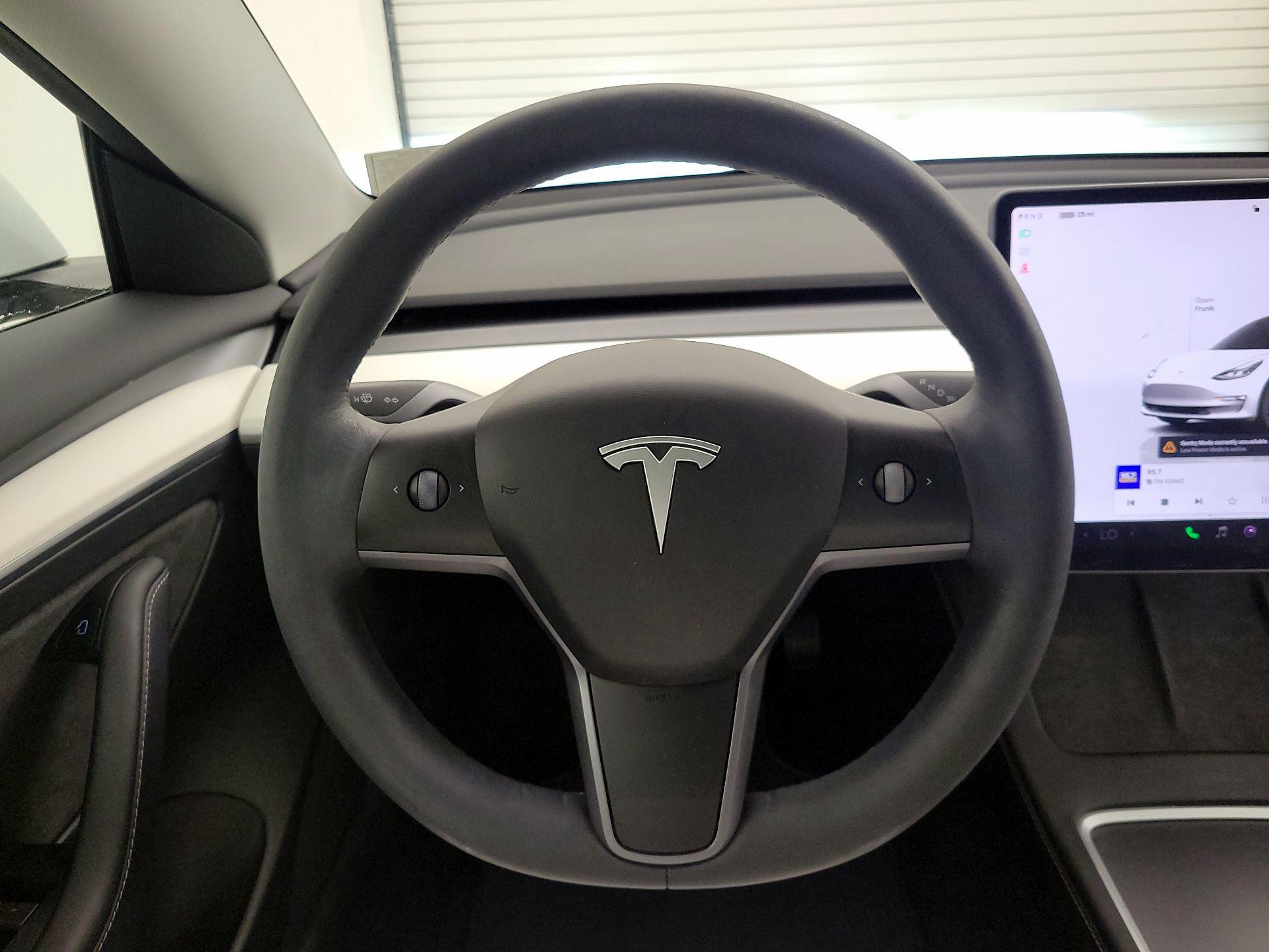 Thumbnail: 2023 Tesla Model 3 - 10