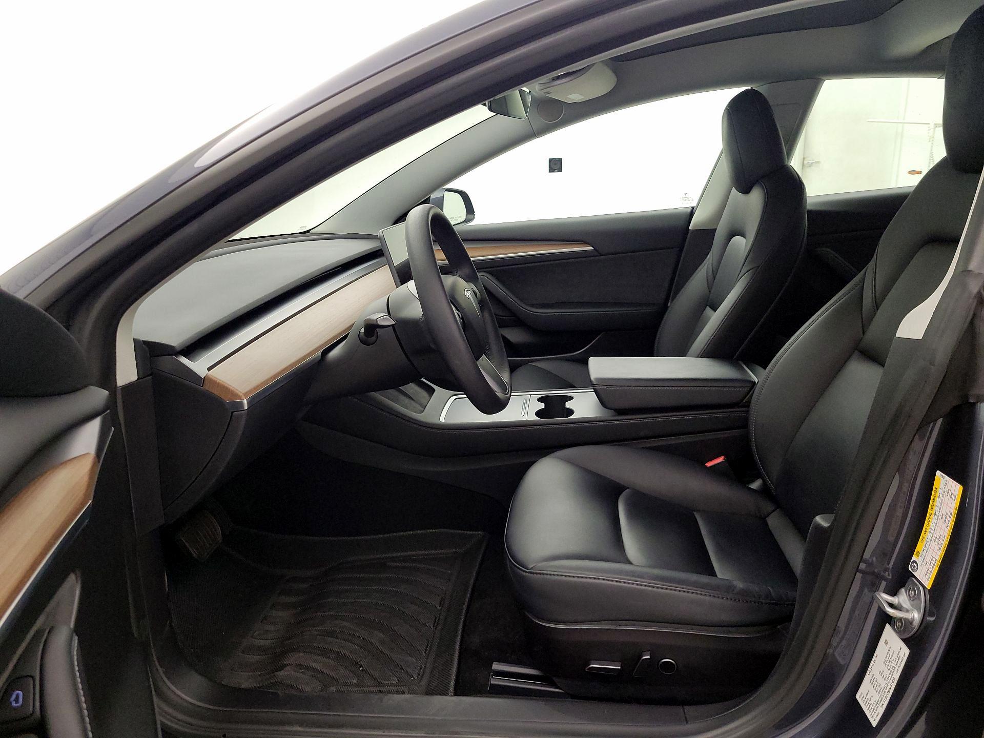 Thumbnail: 2022 Tesla Model 3 - 11