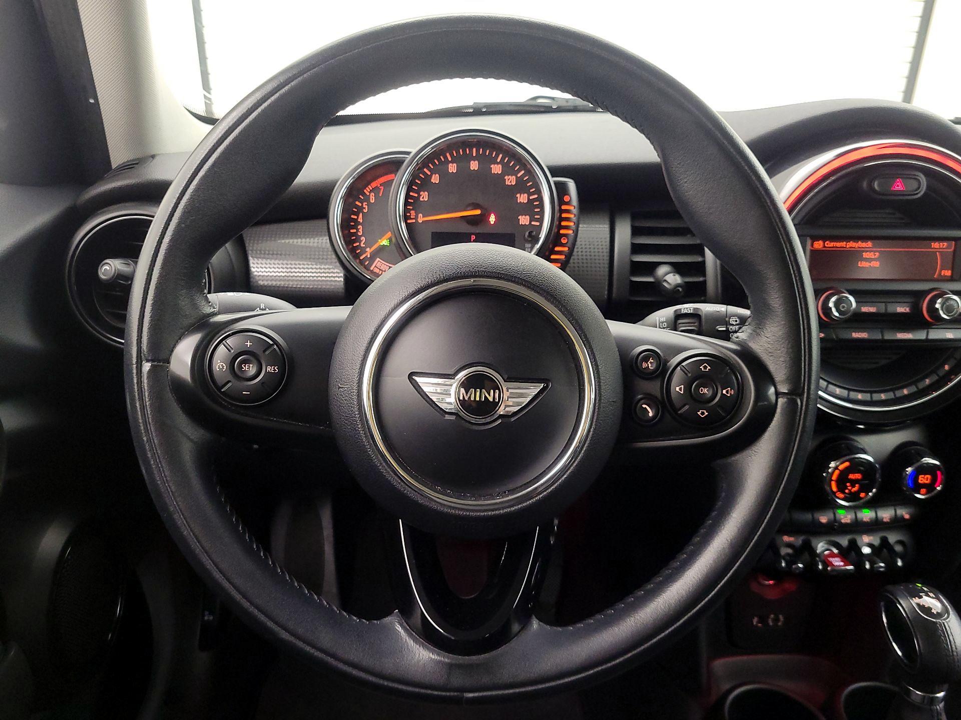 Thumbnail: 2015 MINI Cooper Hardtop - 10