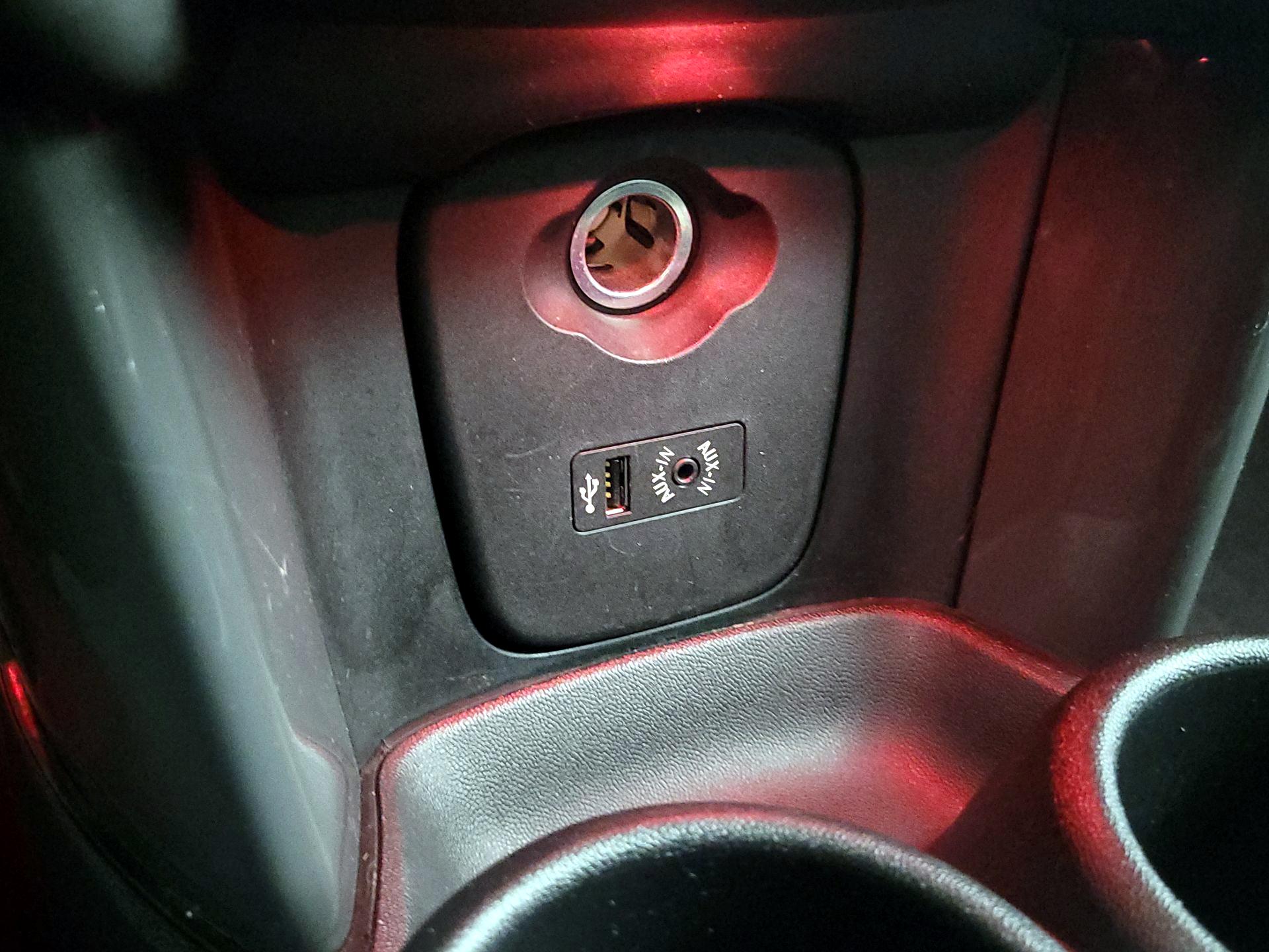 Thumbnail: 2015 MINI Cooper Hardtop - 17