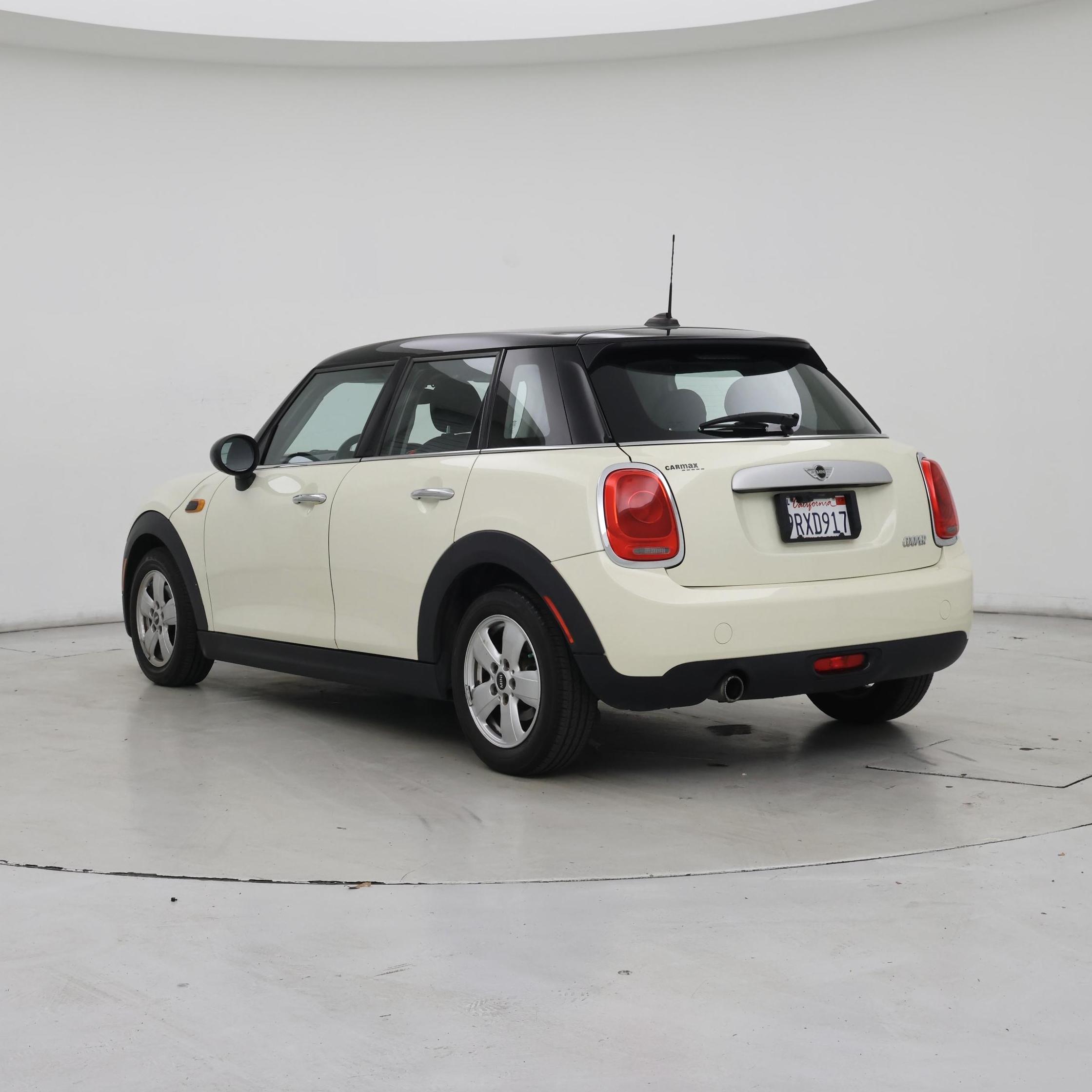 Thumbnail: 2015 MINI Cooper Hardtop - 2