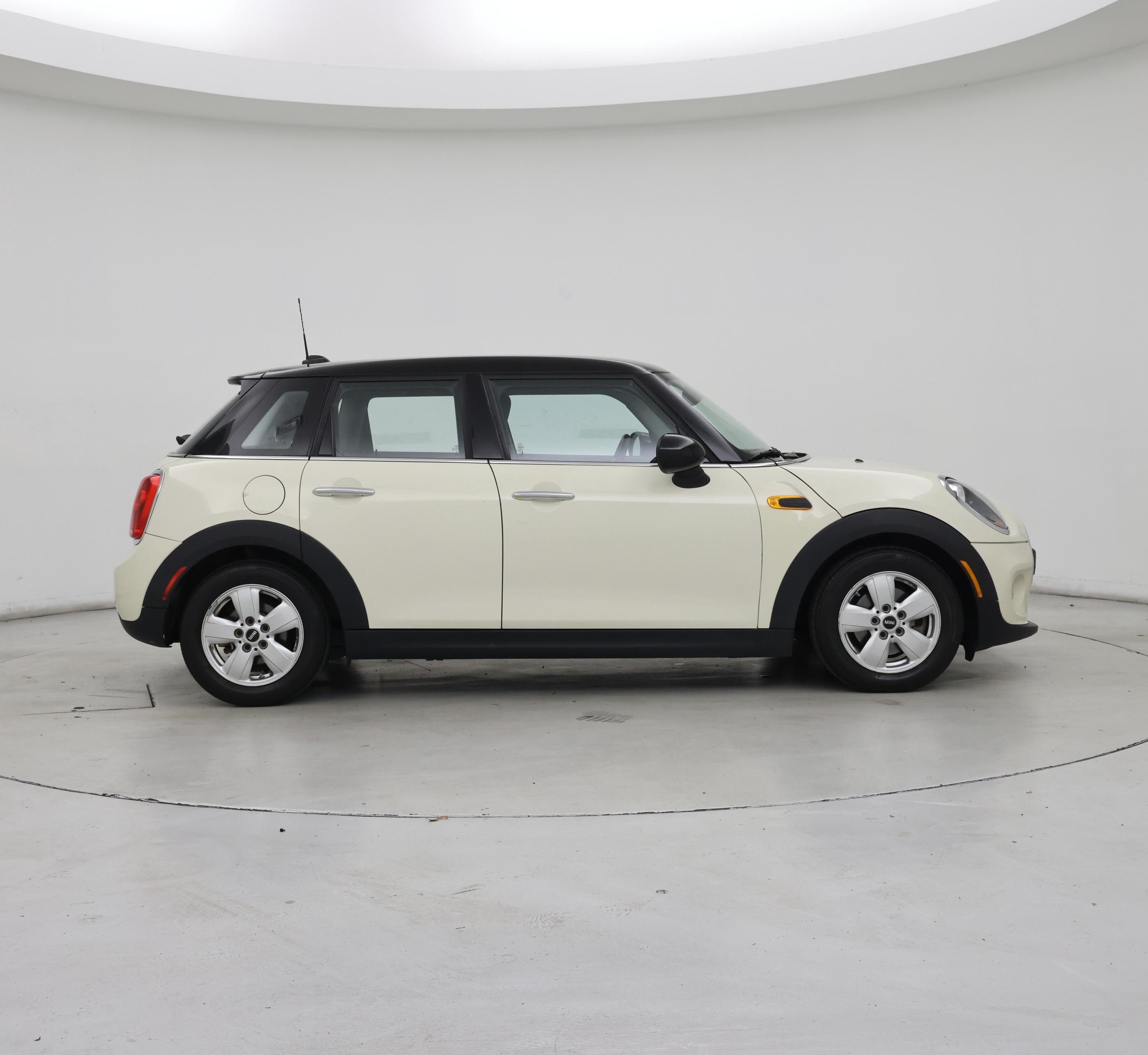 Thumbnail: 2015 MINI Cooper Hardtop - 7