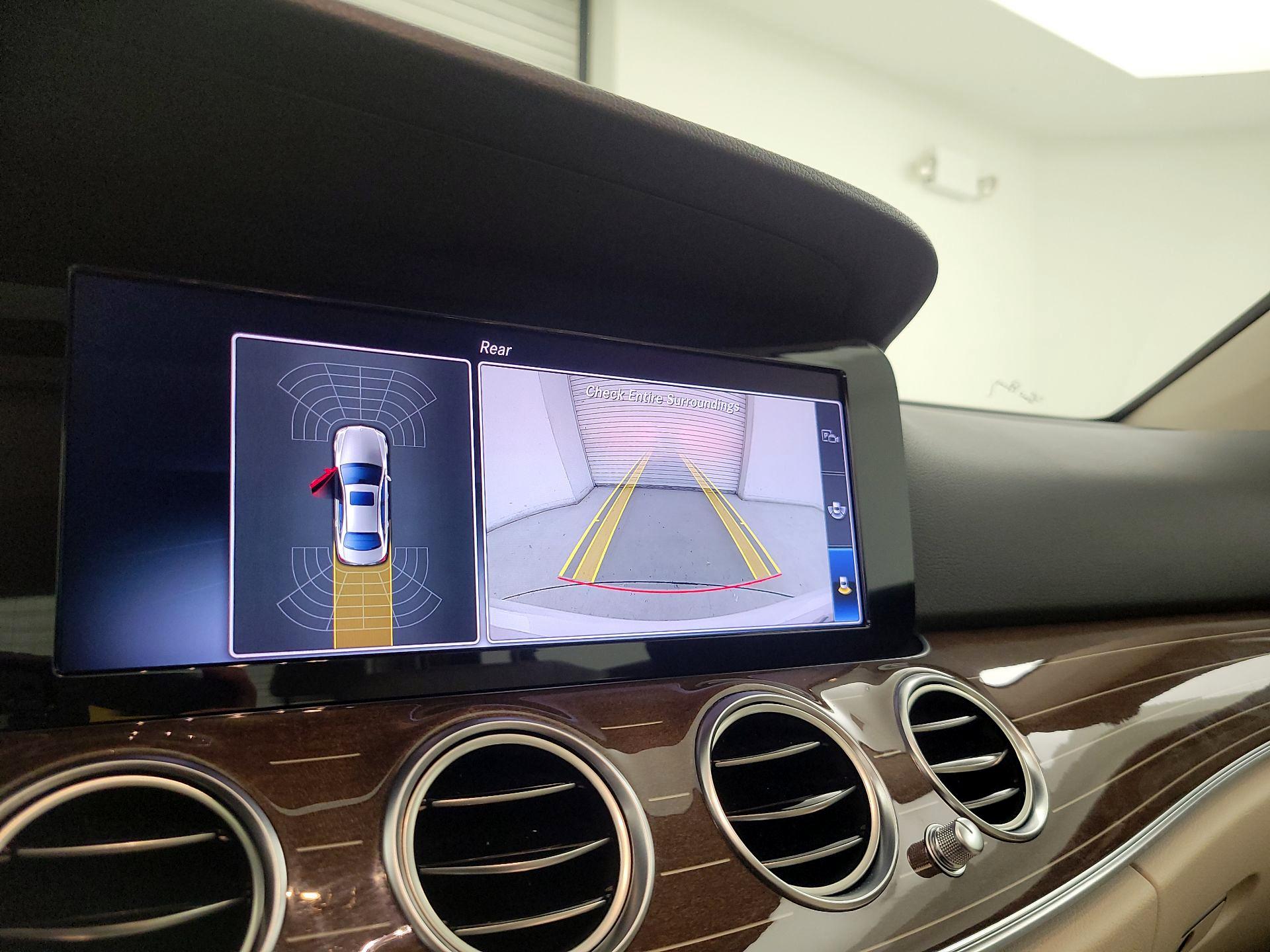 Thumbnail: 2018 Mercedes-Benz E-Class - 15