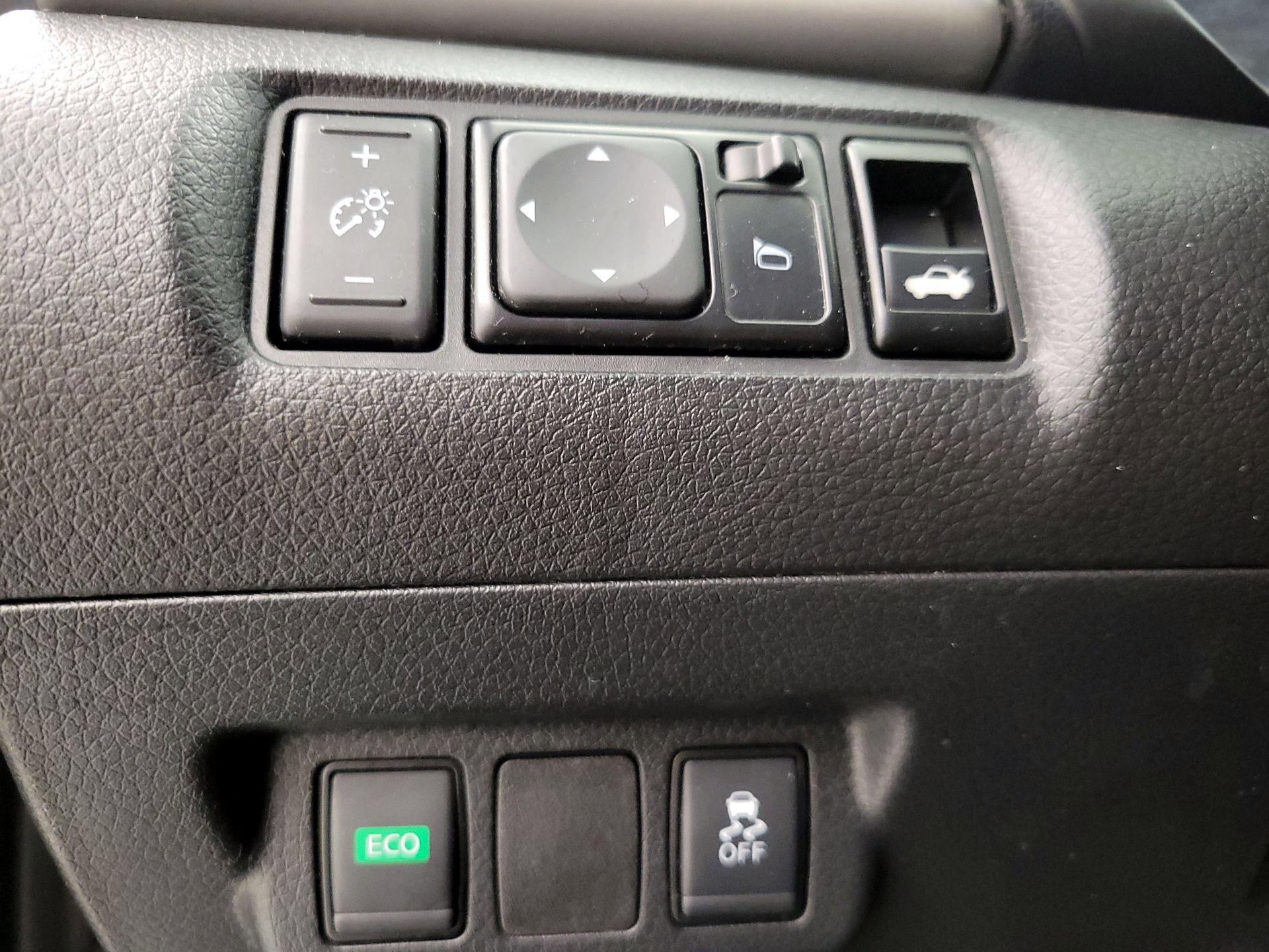 Thumbnail: 2019 Nissan Sentra - 13