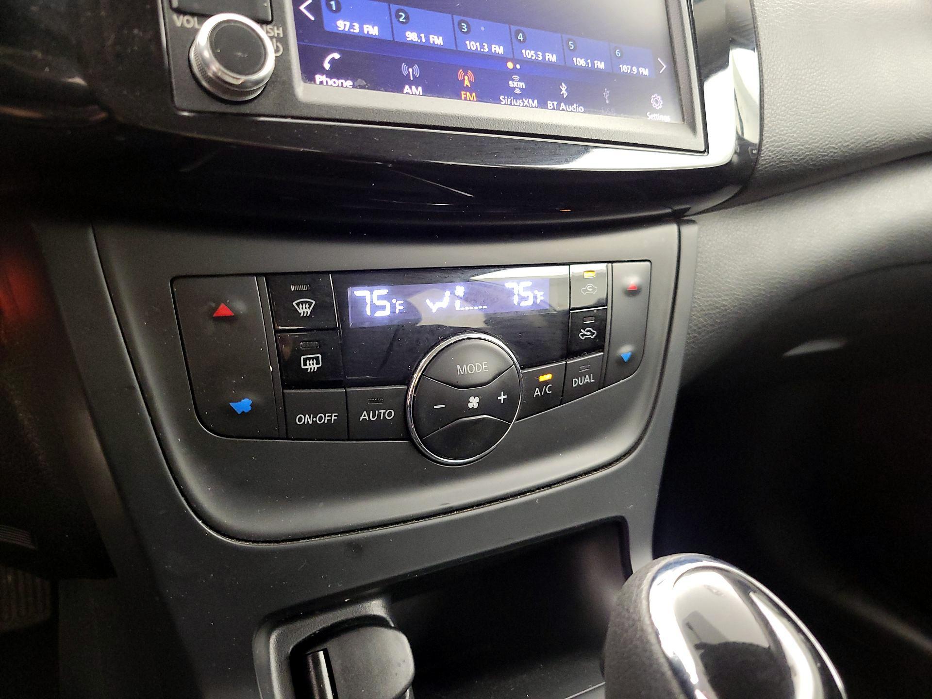 Thumbnail: 2019 Nissan Sentra - 16