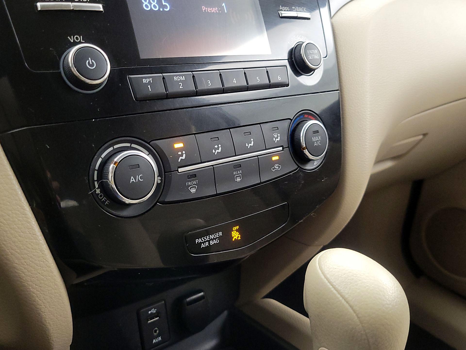 Thumbnail: 2015 Nissan Rogue - 16