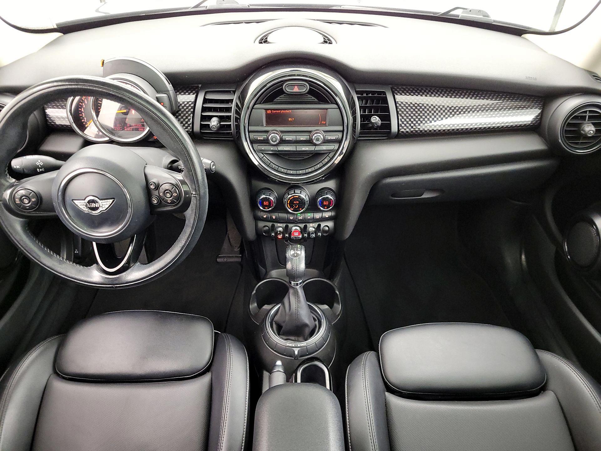 Thumbnail: 2016 MINI Cooper Hardtop - 9