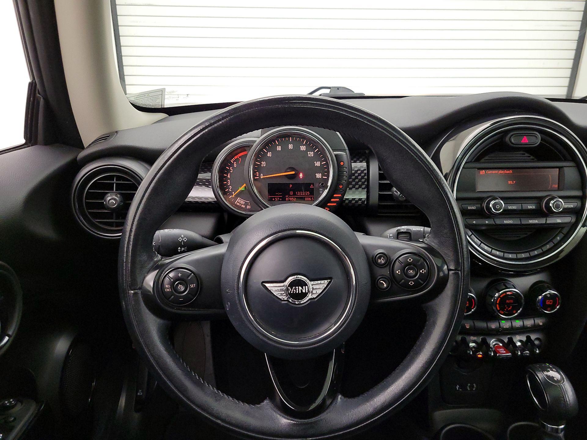 Thumbnail: 2016 MINI Cooper Hardtop - 10