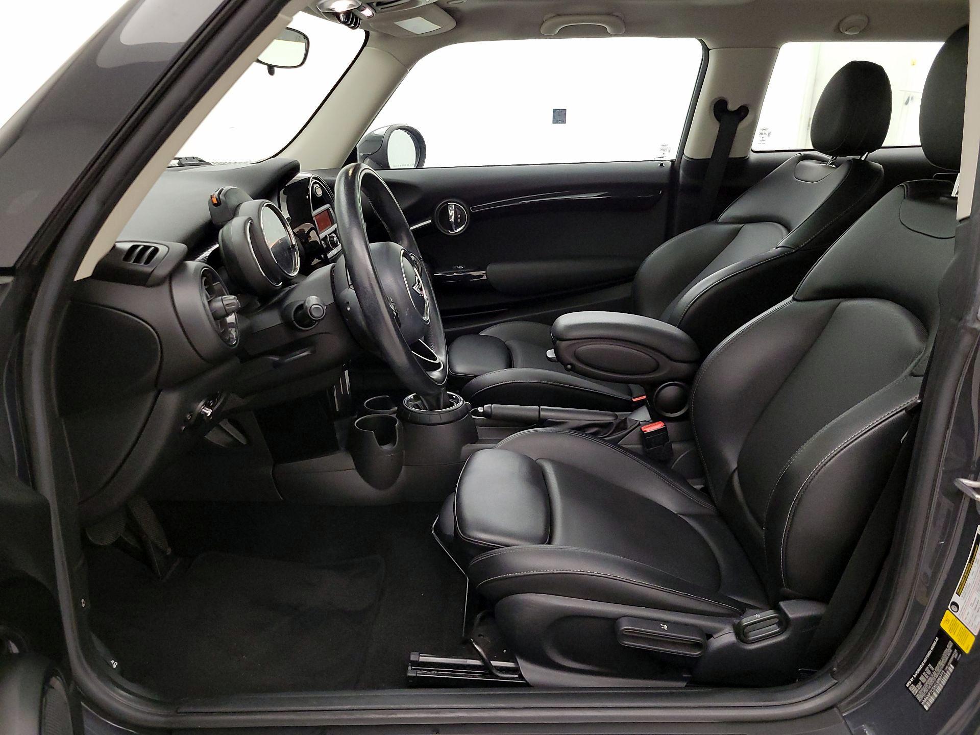 Thumbnail: 2016 MINI Cooper Hardtop - 11