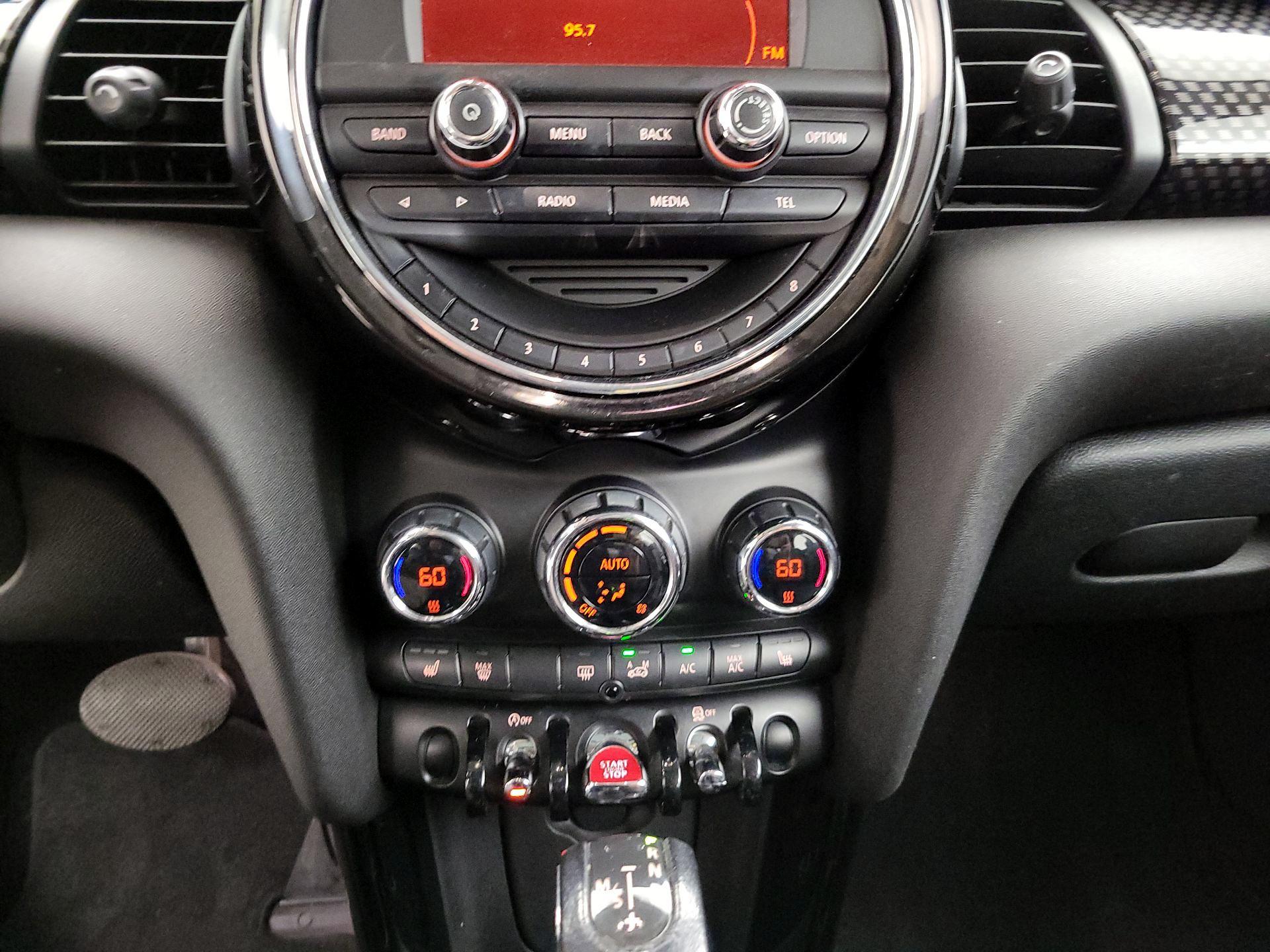 Thumbnail: 2016 MINI Cooper Hardtop - 15