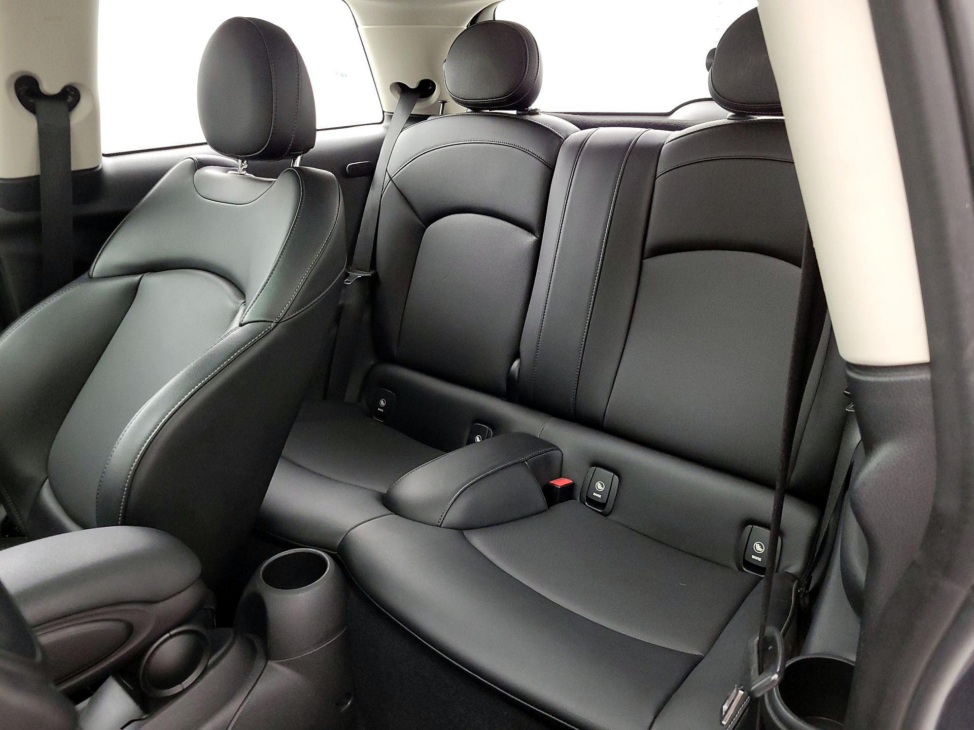 Thumbnail: 2016 MINI Cooper Hardtop - 19