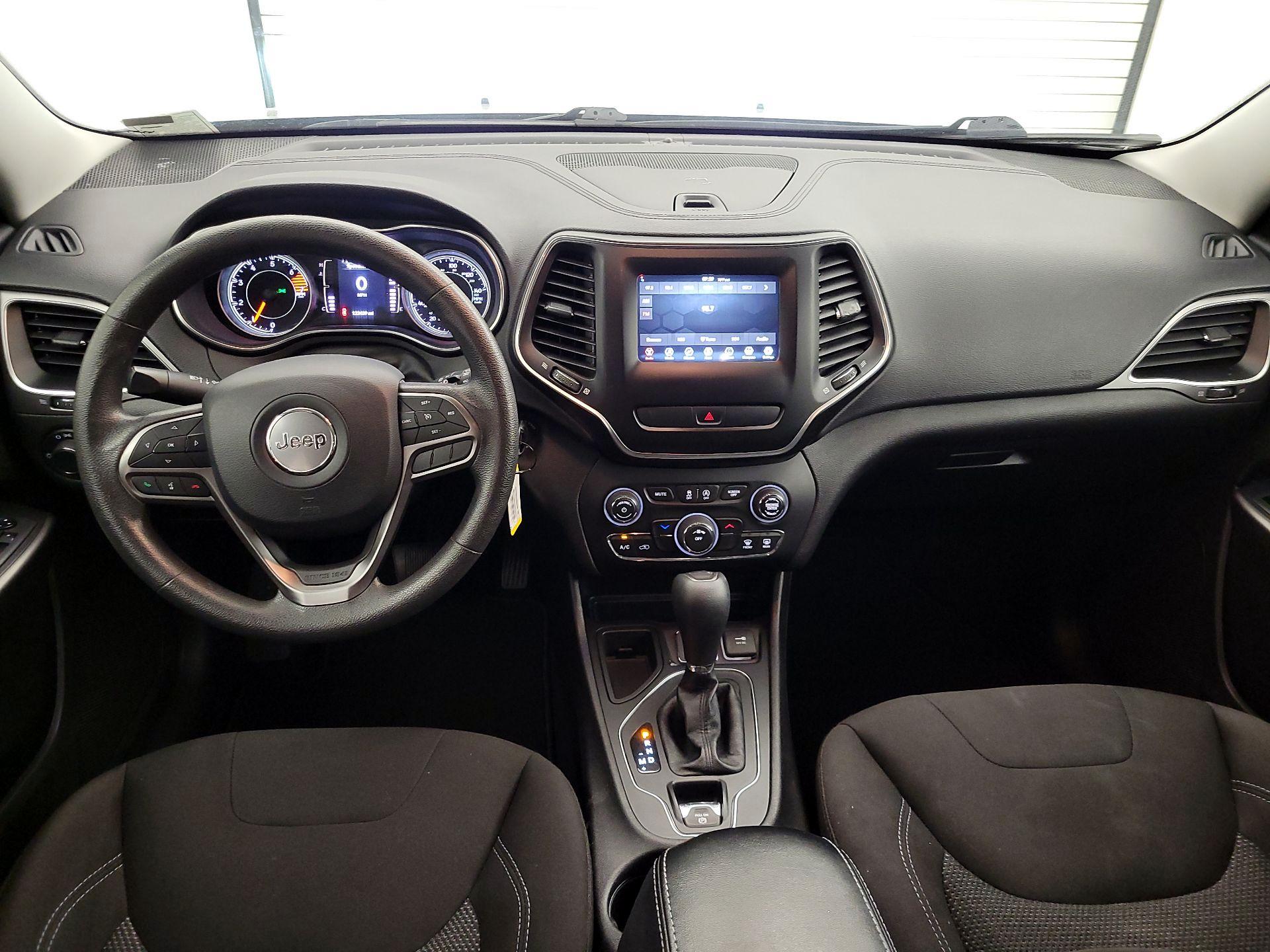 Thumbnail: 2020 Jeep Cherokee - 9