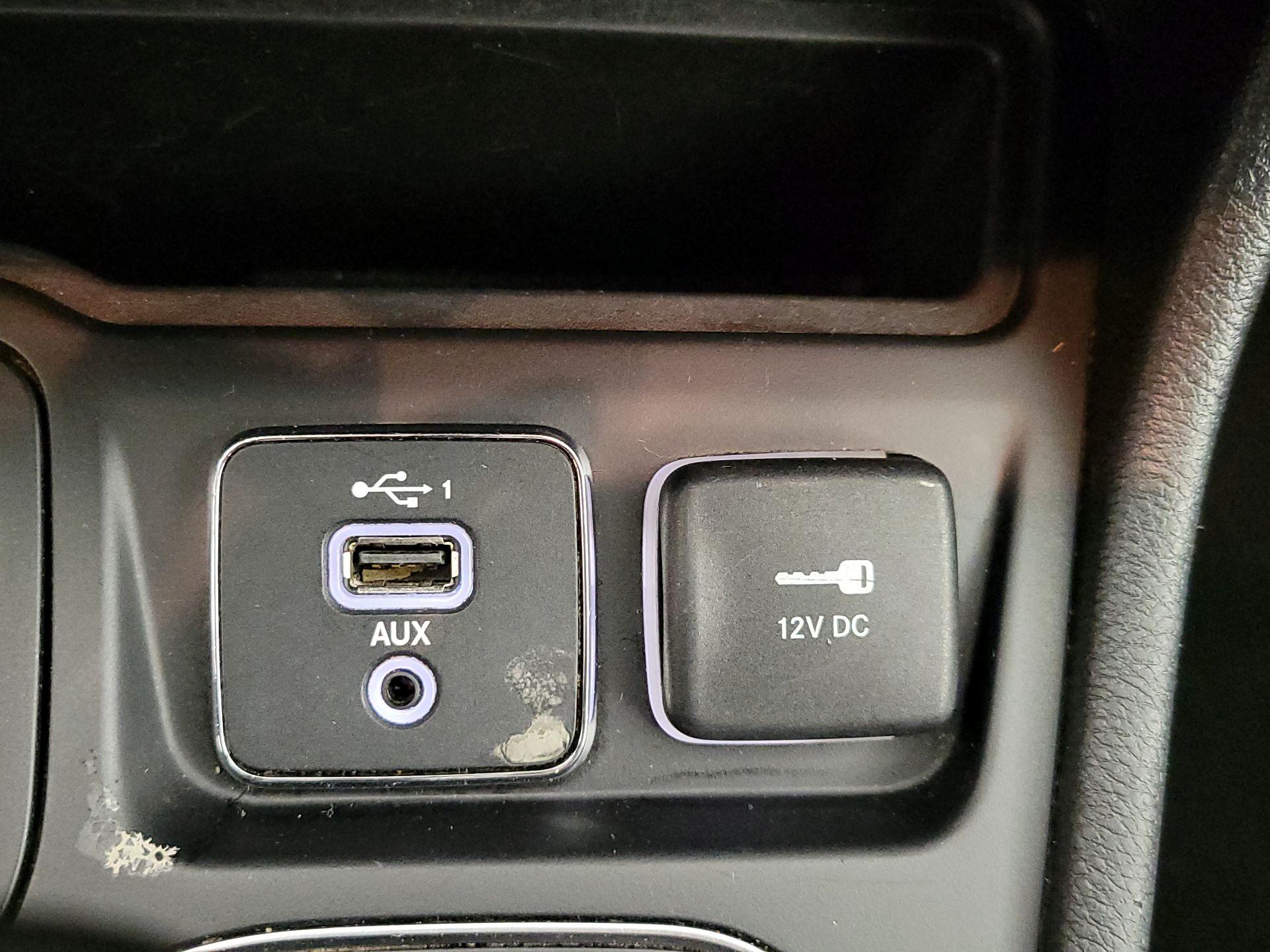 Thumbnail: 2020 Jeep Cherokee - 18