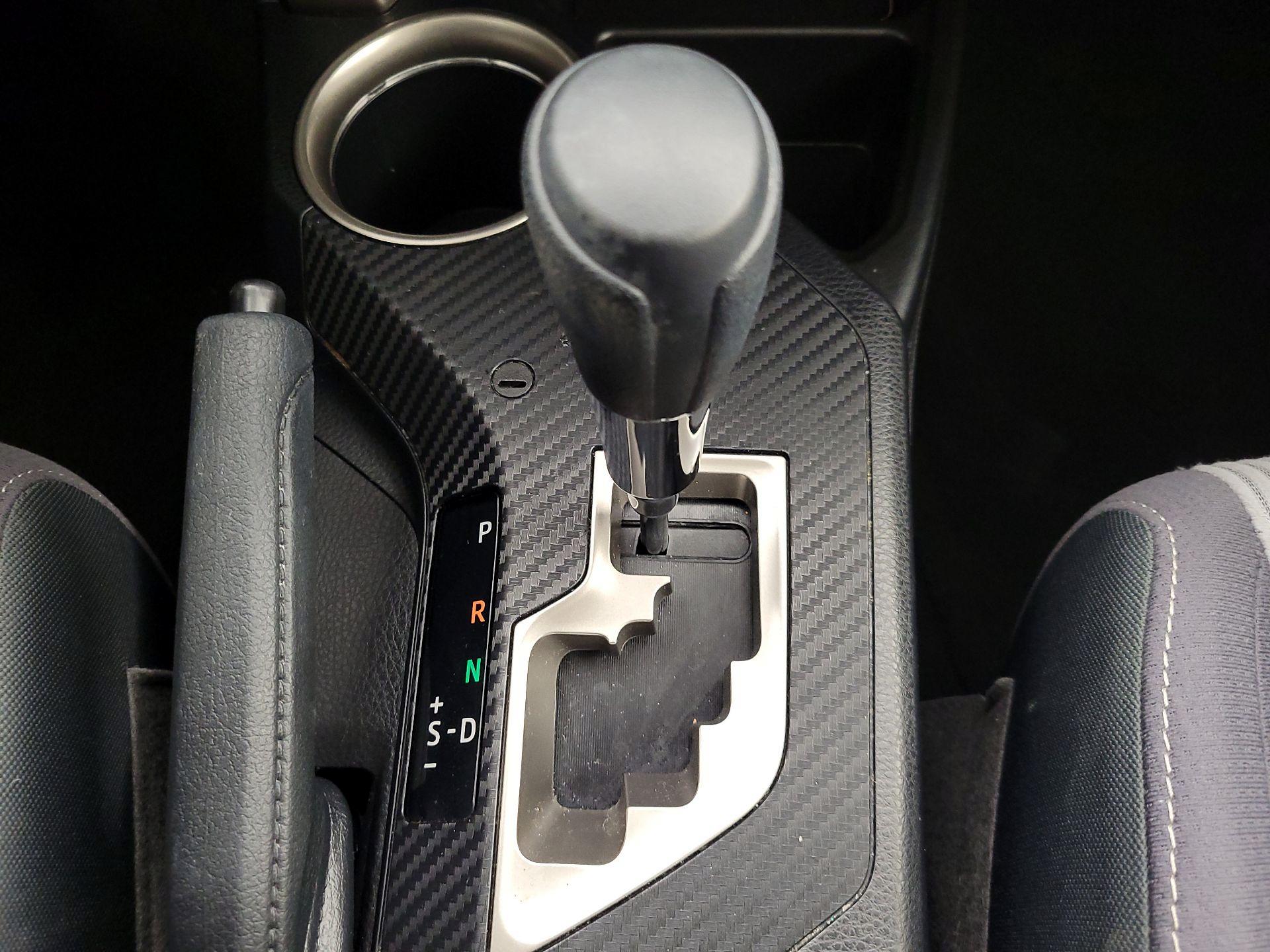 Thumbnail: 2015 Toyota RAV4 - 17