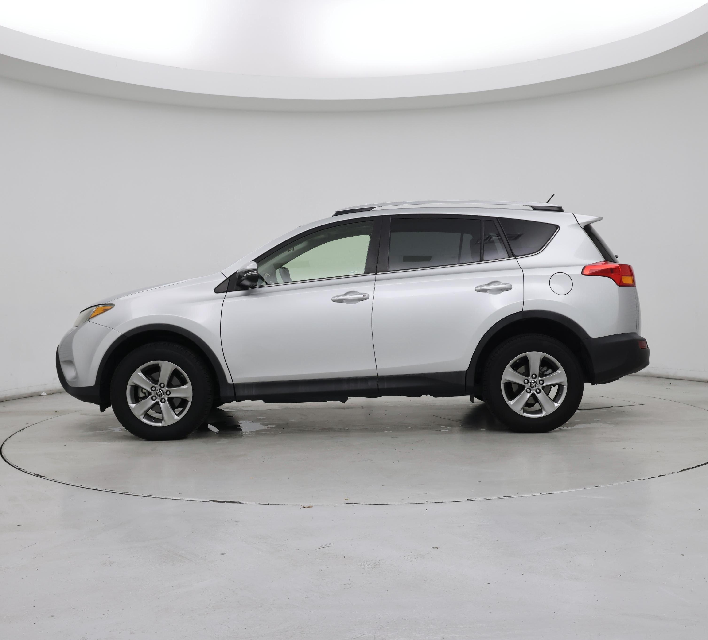 Thumbnail: 2015 Toyota RAV4 - 3