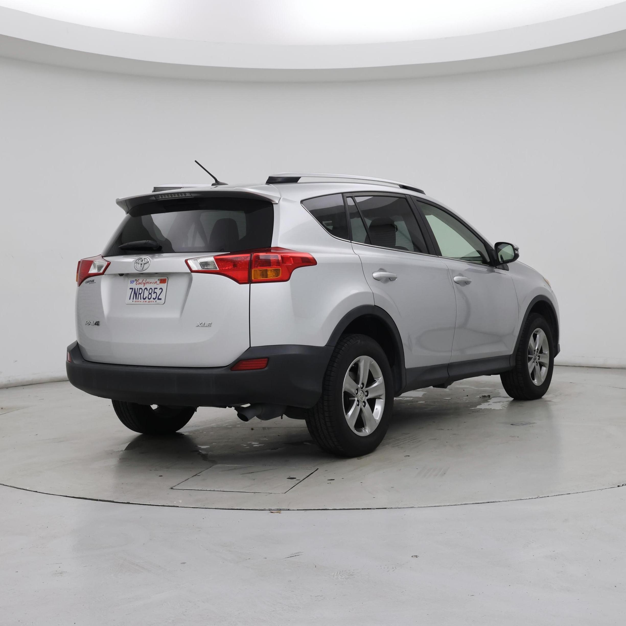 Thumbnail: 2015 Toyota RAV4 - 8