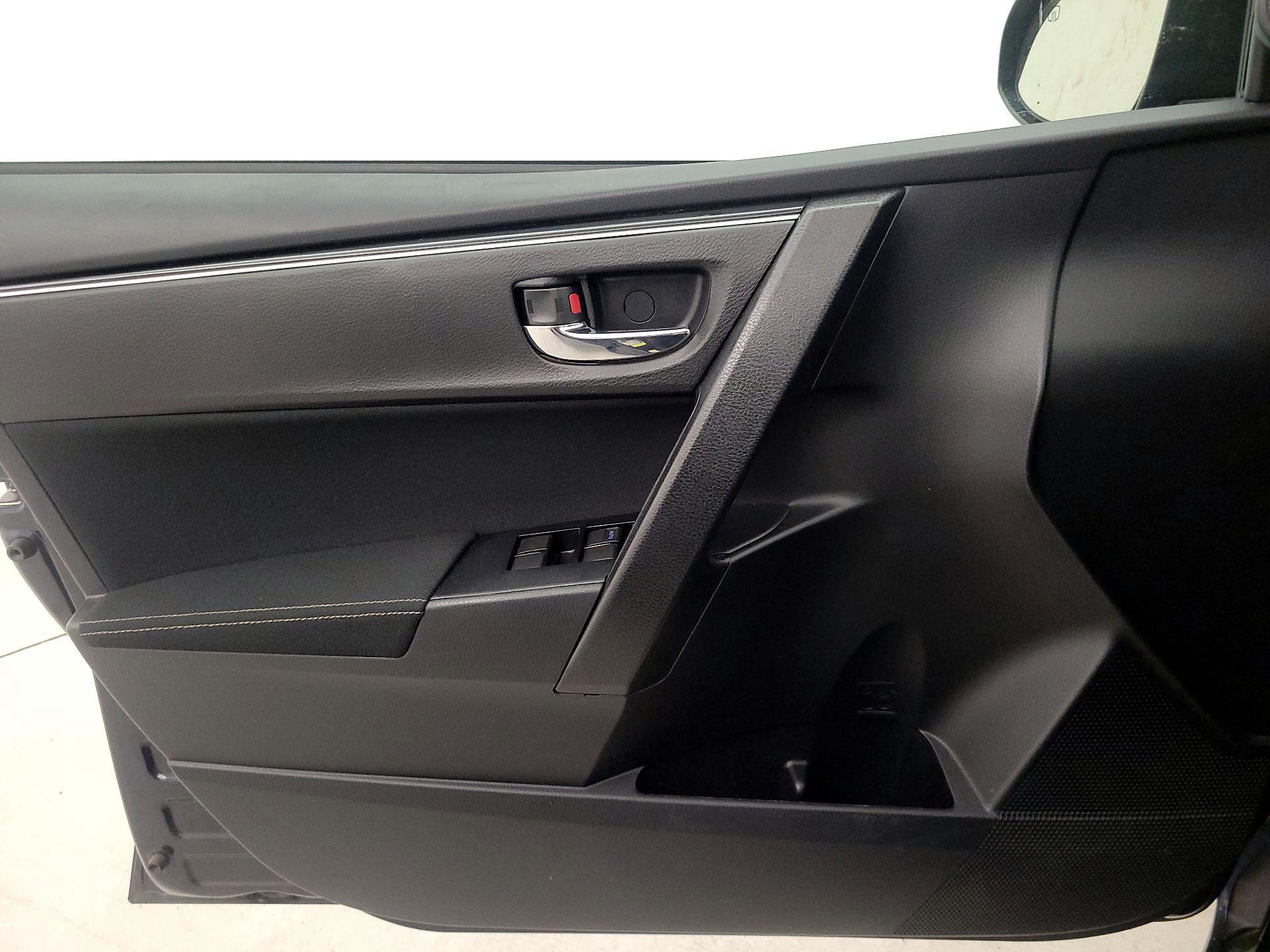 Thumbnail: 2019 Toyota Corolla - 12