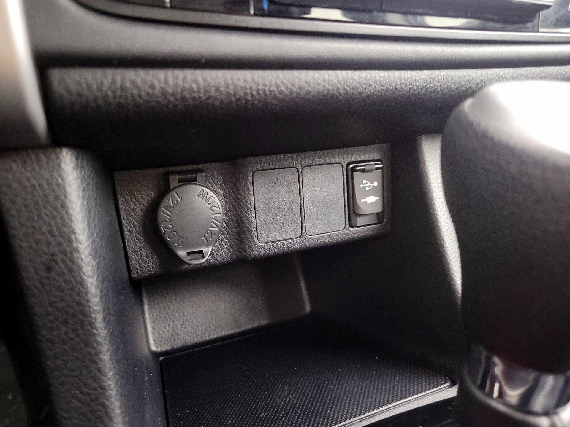 Thumbnail: 2019 Toyota Corolla - 18