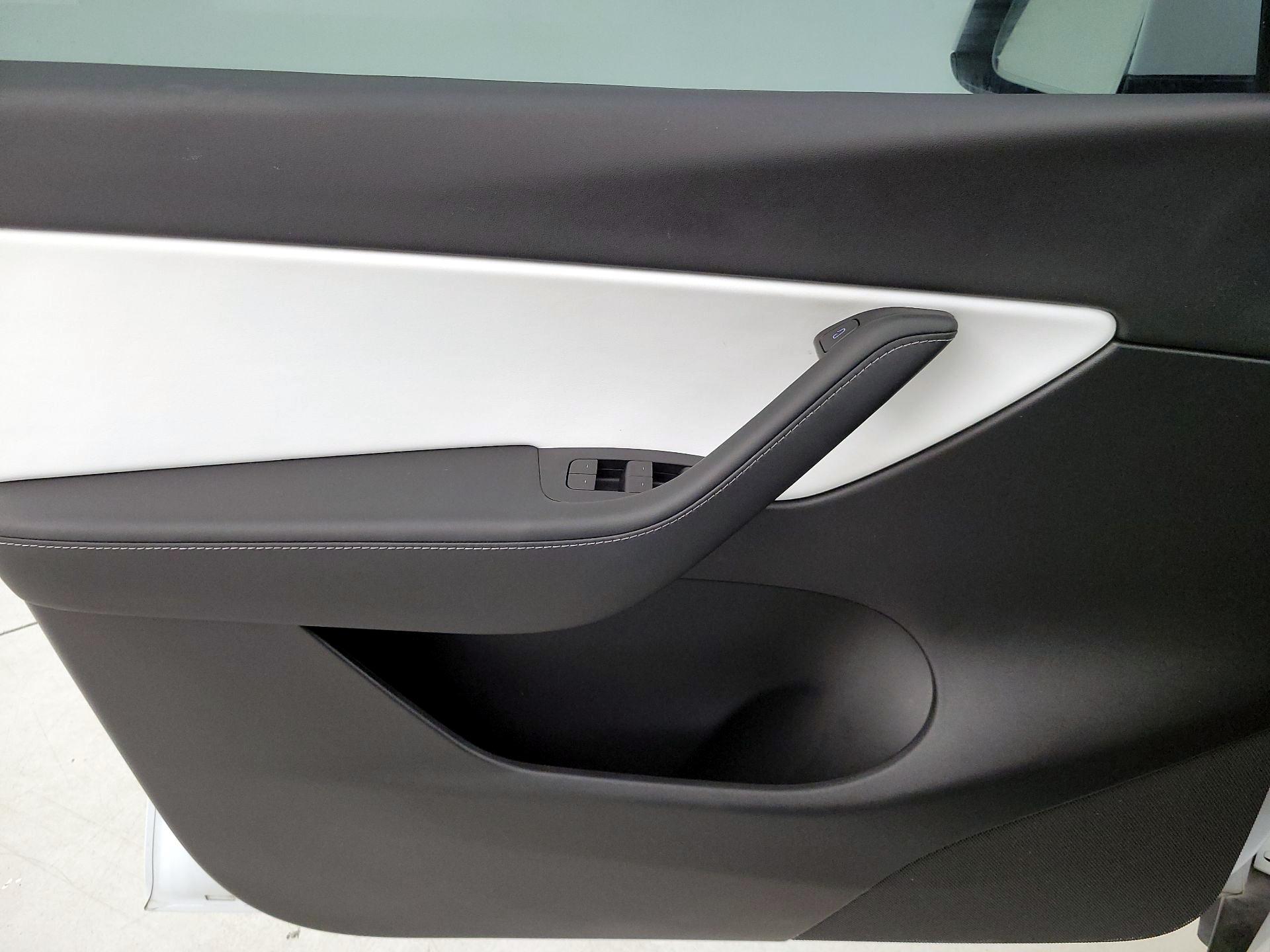 Thumbnail: 2022 Tesla Model Y - 12